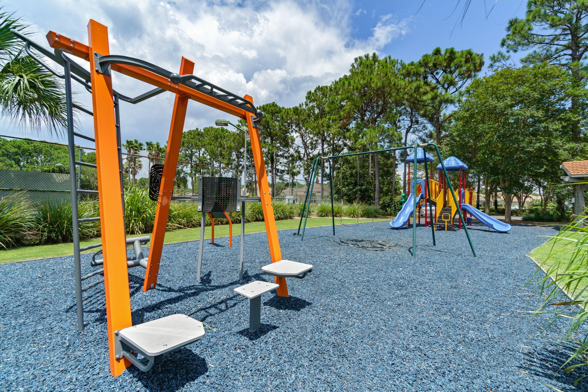 EMERALD LAKES PH 1 - Residential