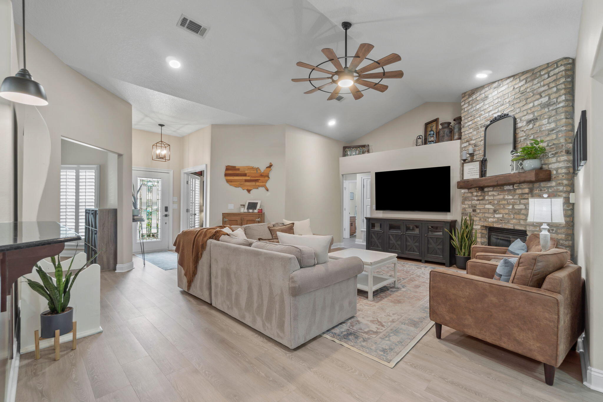 EMERALD LAKES PH 1 - Residential