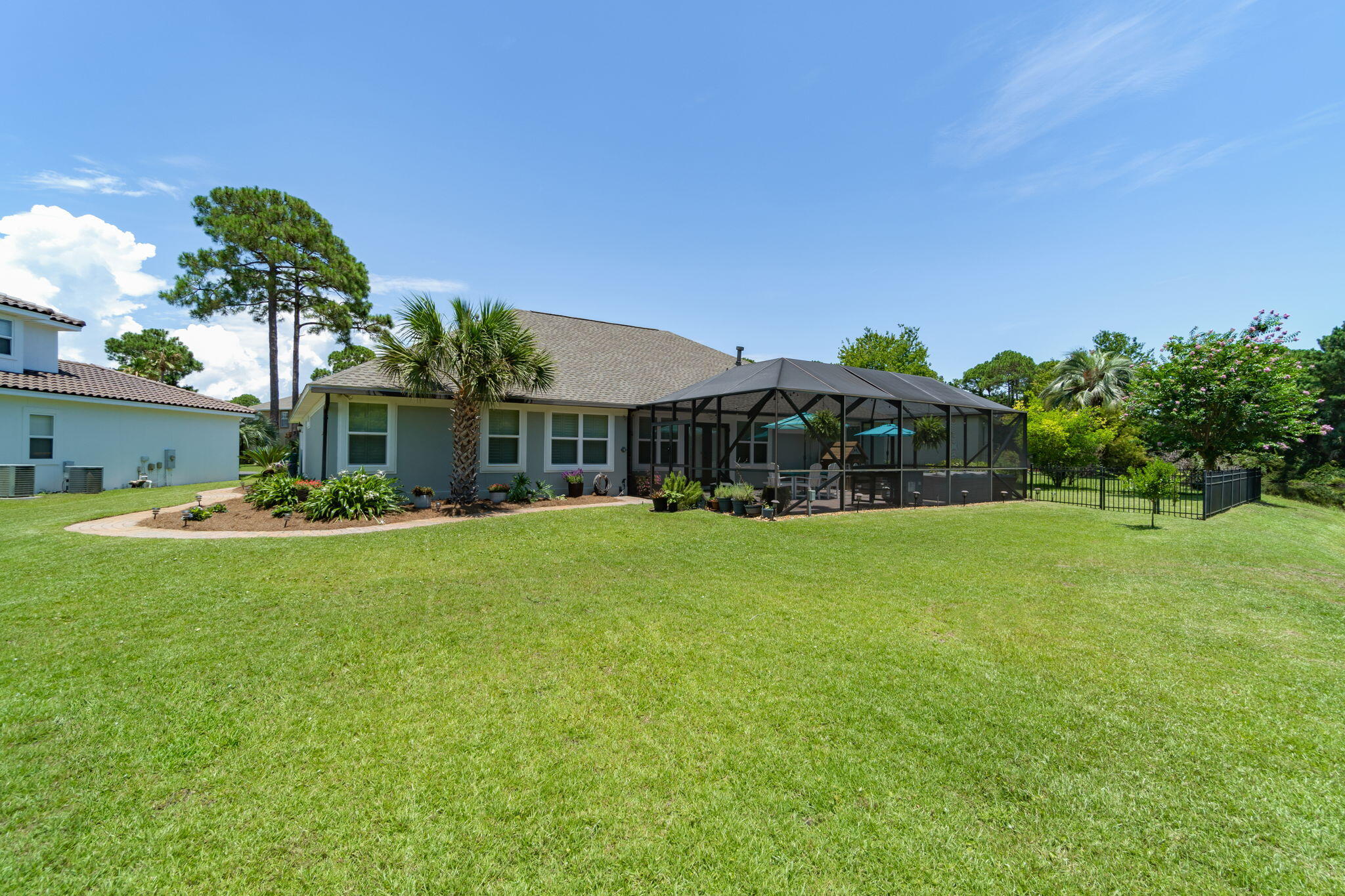 EMERALD LAKES PH 1 - Residential