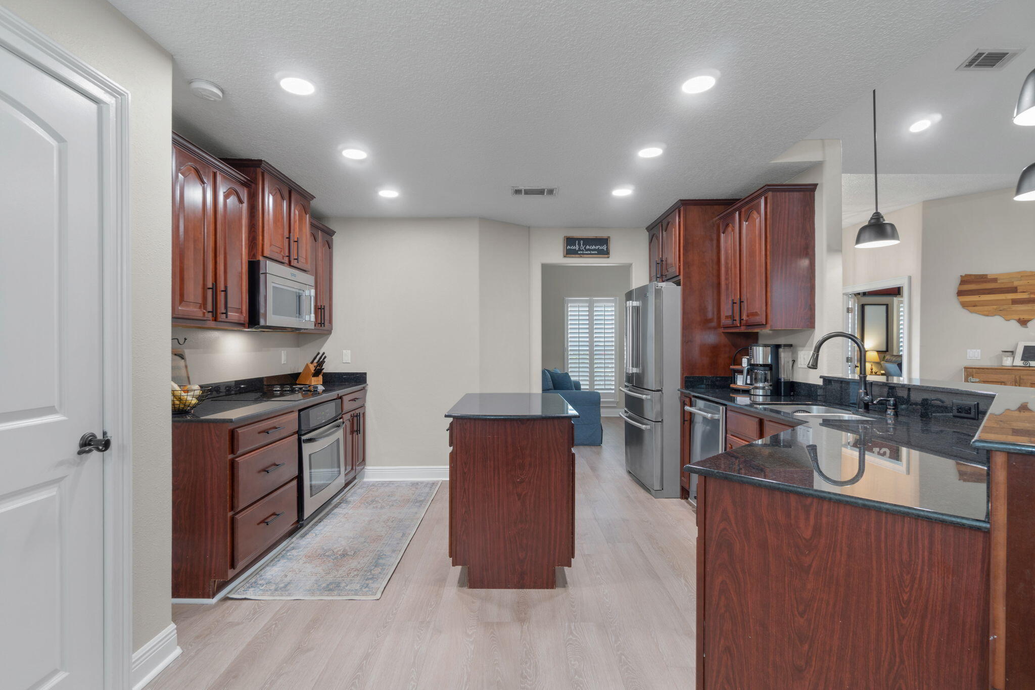 EMERALD LAKES PH 1 - Residential