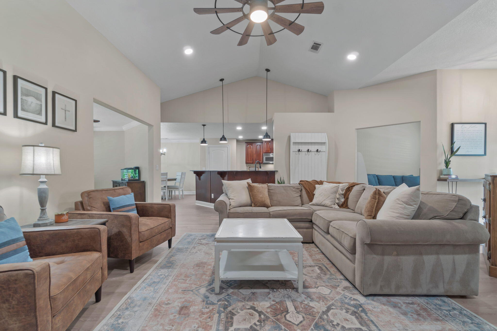 EMERALD LAKES PH 1 - Residential