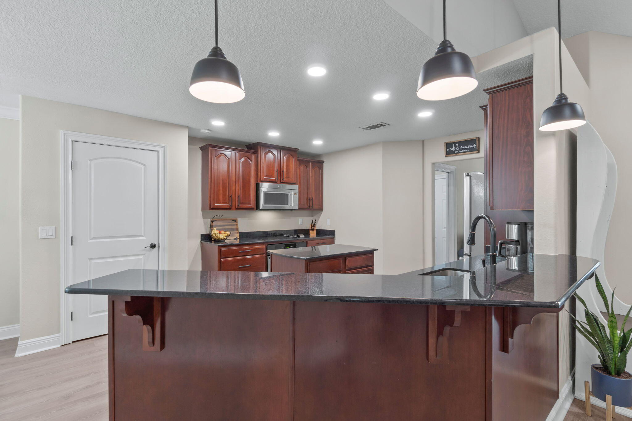 EMERALD LAKES PH 1 - Residential