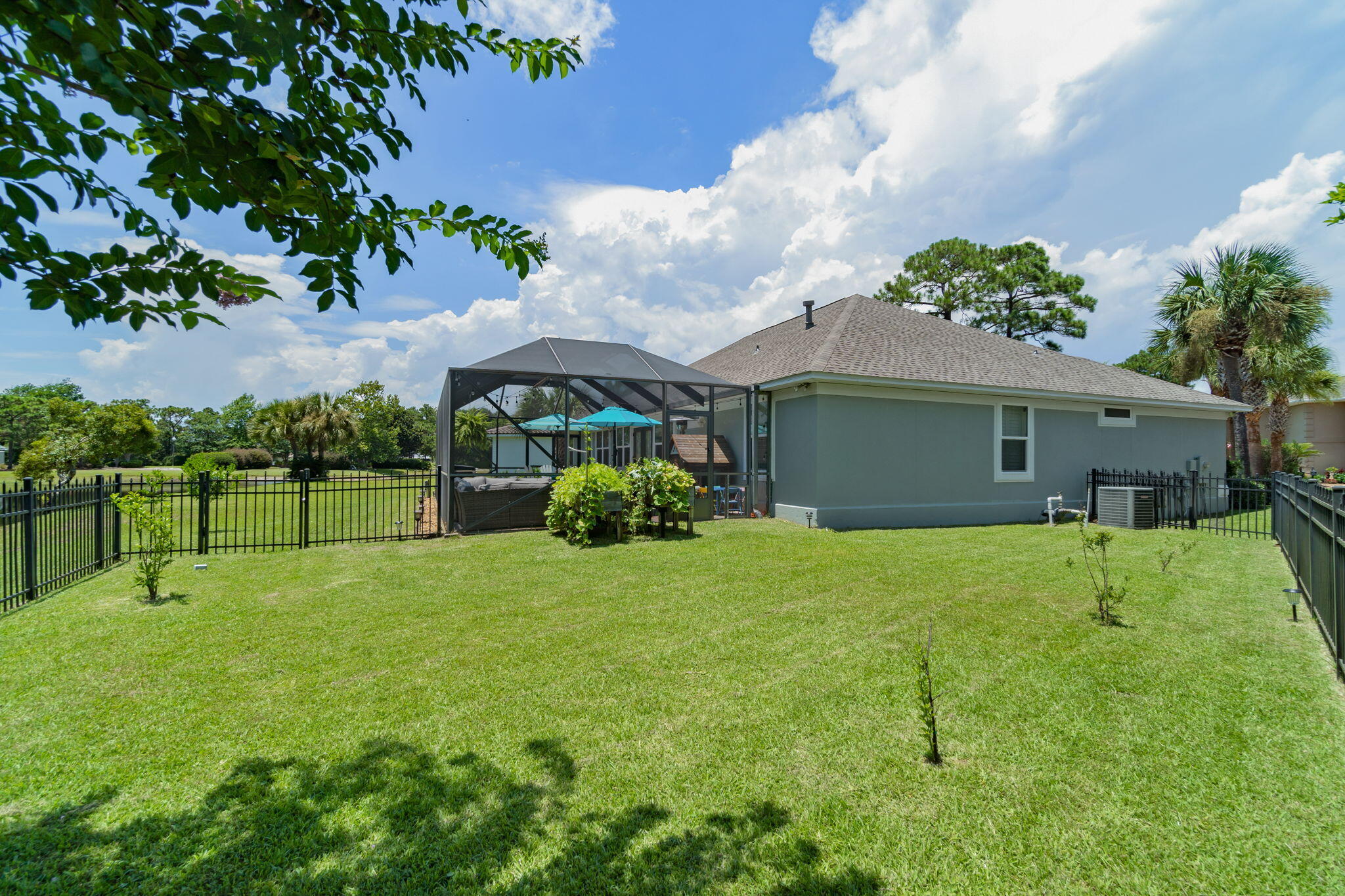 EMERALD LAKES PH 1 - Residential