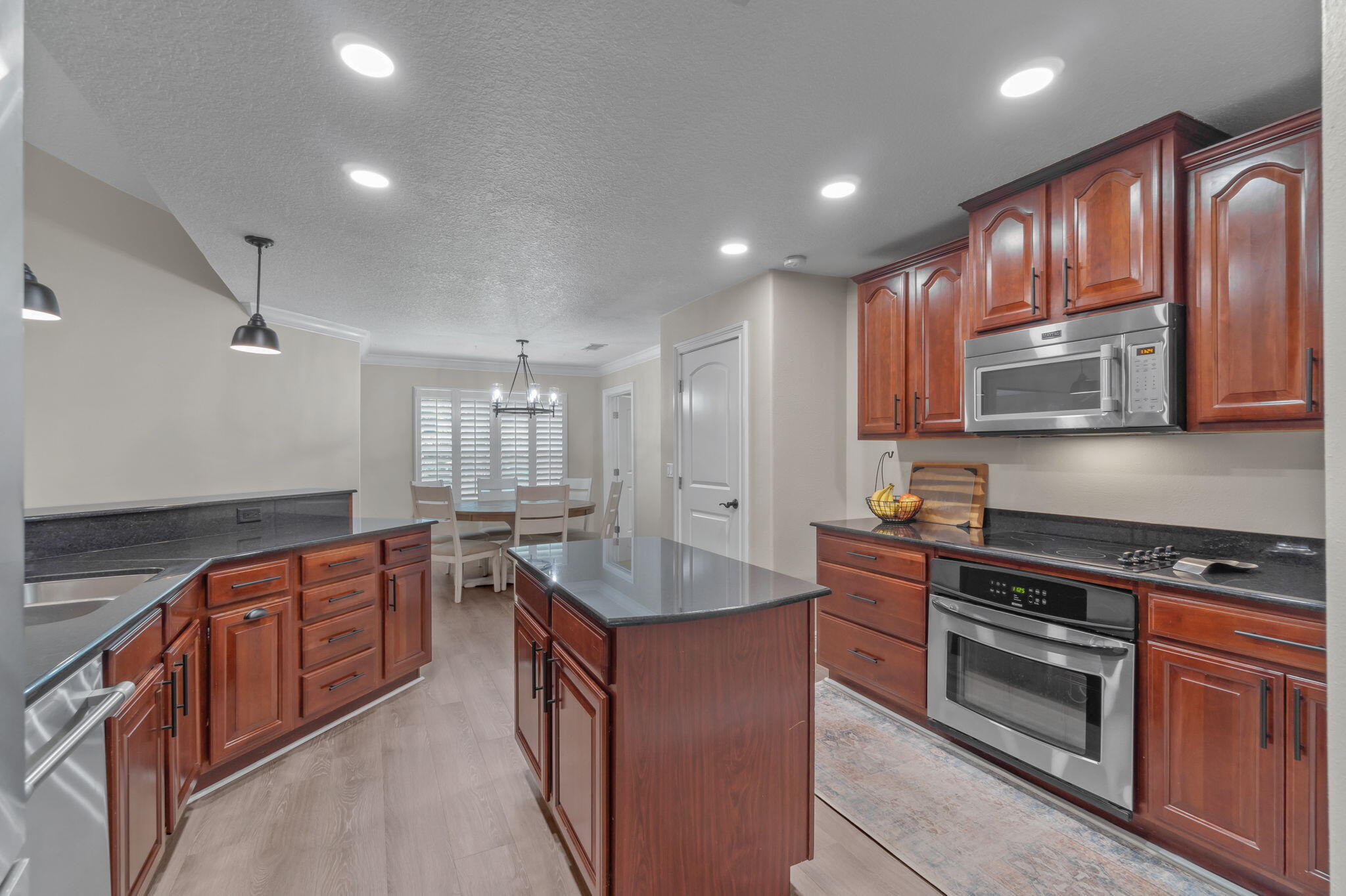 EMERALD LAKES PH 1 - Residential