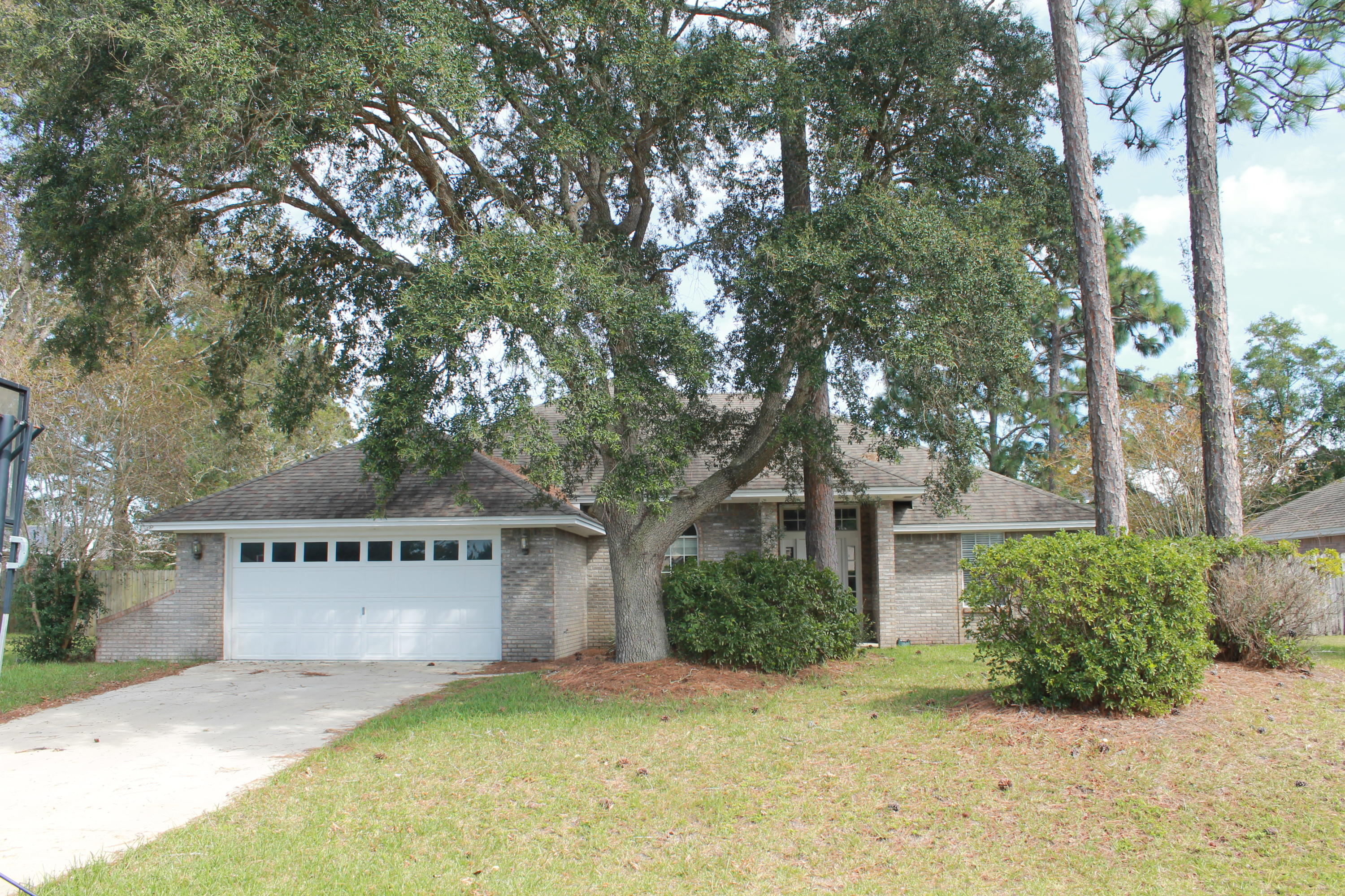 **Available Now! **

PETS CONSIDERED WITH OWNER APPROVAL **No cats**

This spacious brick ranch is located with Raintree Estates- a wonderful, charming neighborhood! Open floor plan with an elegant formal dining room, eat-in kitchen, and spacious great room complete with a cozy fireplace. Split bedroom floor plan allows for a secluded master suite. Master bath has a large soaking tub, double vanity, and seperate shower. Large fenced in back yard with 17 x 19 open patio. Conveniently located near military bases, and minutes to the beautiful white sand beaches in Destin. The bay is just down the street for canoeing, swimming or just to watch the gorgeous sunsets. Dogs permitted with owner approval- restrictions apply. **All pets are registered via pet screening, and all assistance animals are verified through the same screening process.**

**Carpet cleaning (if applicable) & Admin Fee charged **

Tenant to verify all data. Please contact Sound Choice Real Estate to schedule a showing- 850-389-8533.

***Approval is based on several factors as follows***
- Rental History and Verification
- Employment History and Verification
- Credit History
- Criminal Background & Terrorist Database Check
- Pet Verification

Tenant to verify all data. Contact Sound Choice Real Estate to schedule a showing- 850.389.8533