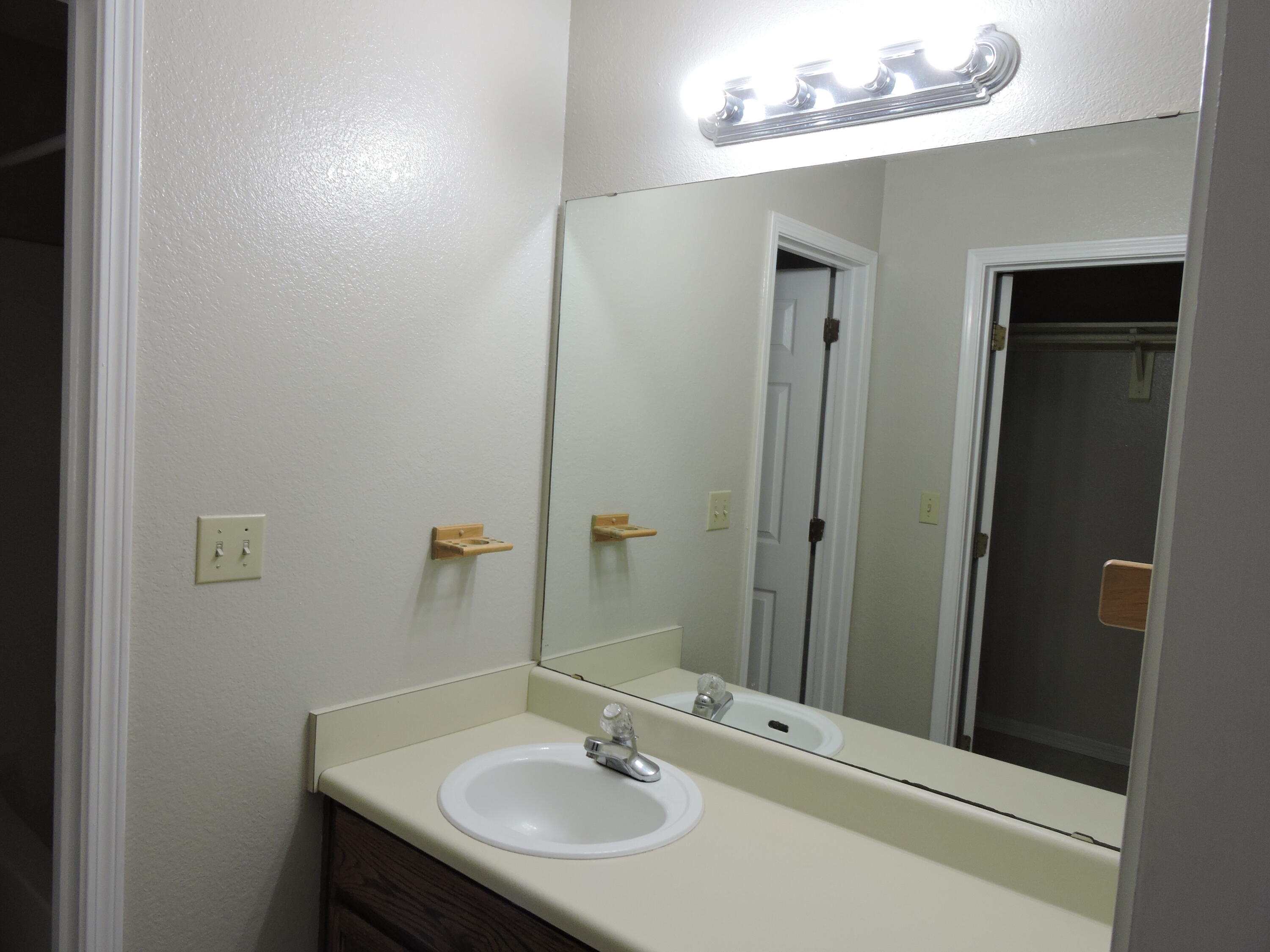 VALLEY T/H - Residential Lease