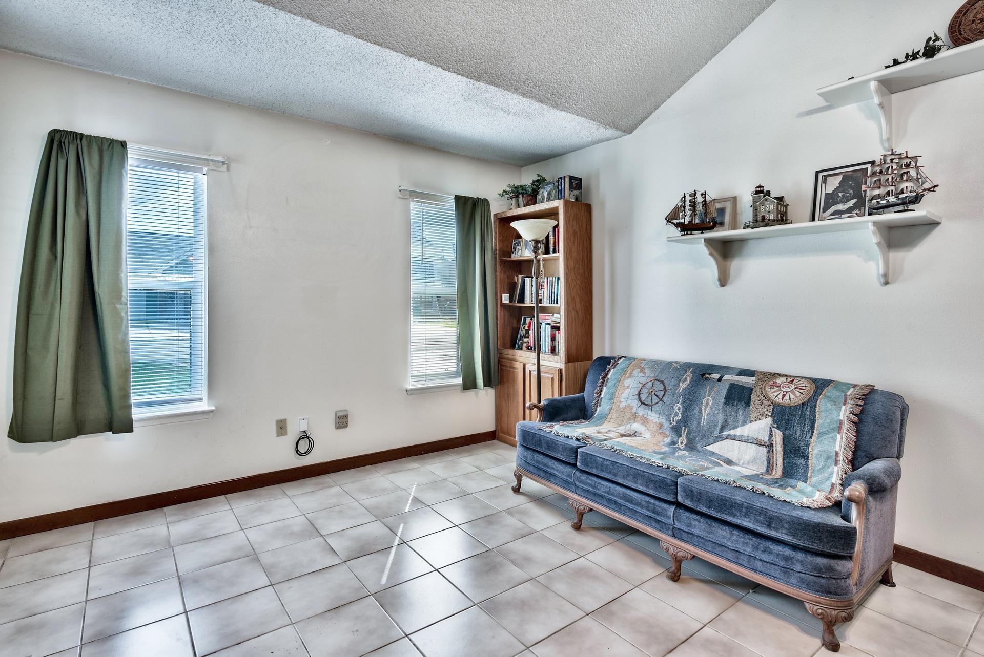 HIDDEN TRAILS PH 1 - Residential