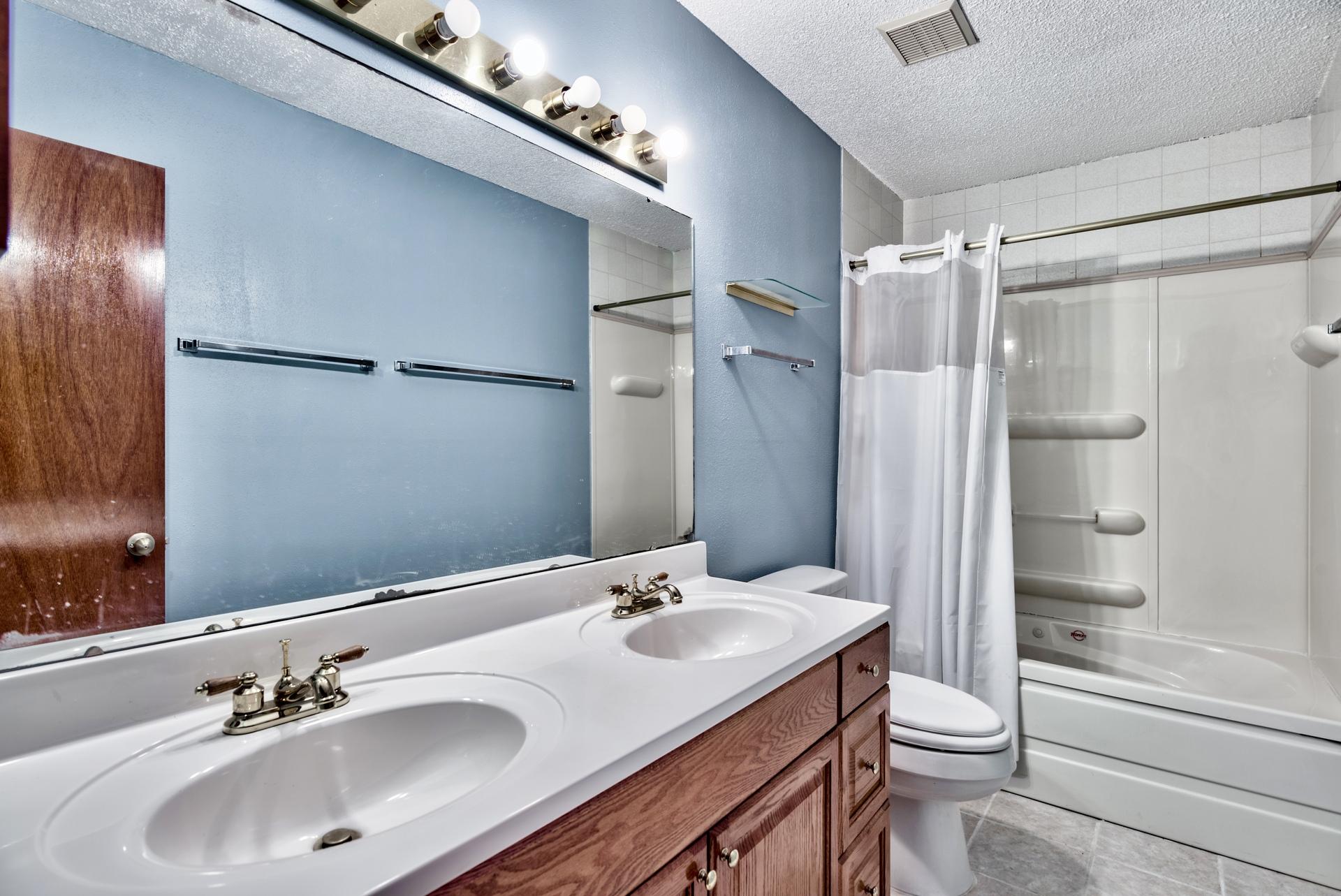 HIDDEN TRAILS PH 1 - Residential
