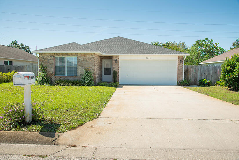 Lovely neighborhood, convenient  to Hurlburt Field. Open floor pan with 3 bedrooms, 2 bathrooms and 2 car garage. Screened porch on back on home.  Privacy fenced back yard. with lawn pump and sprinkler system. Yard building for storage.  Sorry, no pets allowed and no smoking or vaping allowed inside home or garage.