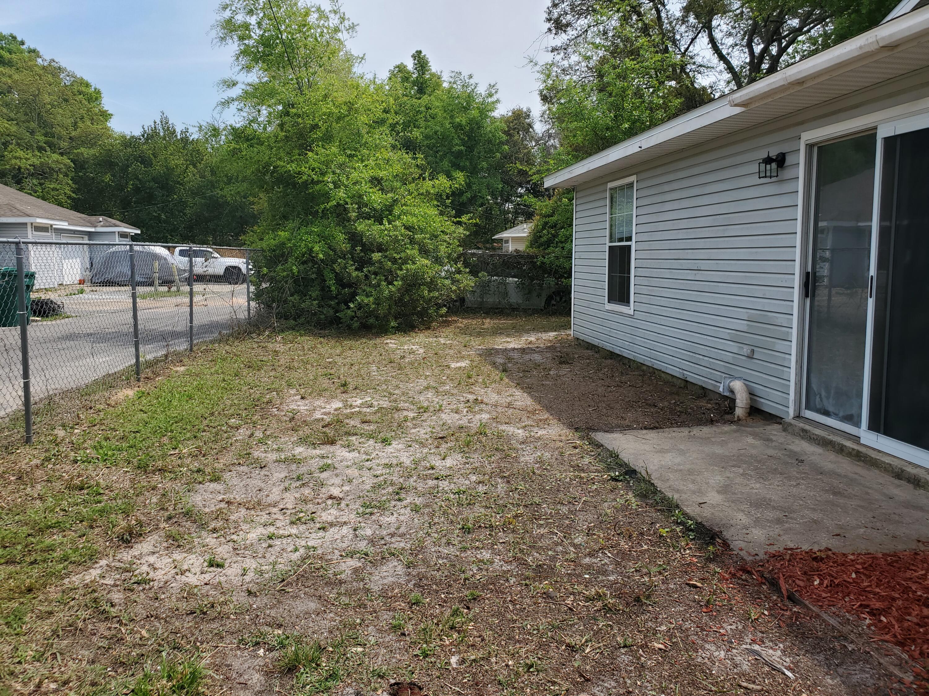 MICHAEL GLENN ESTATES - Residential Lease