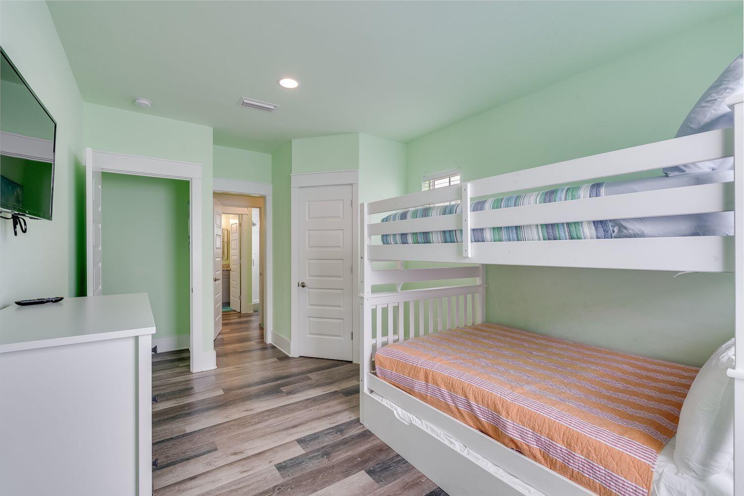 HIGHLAND PARK; HIGHLAND PARKS - Residential