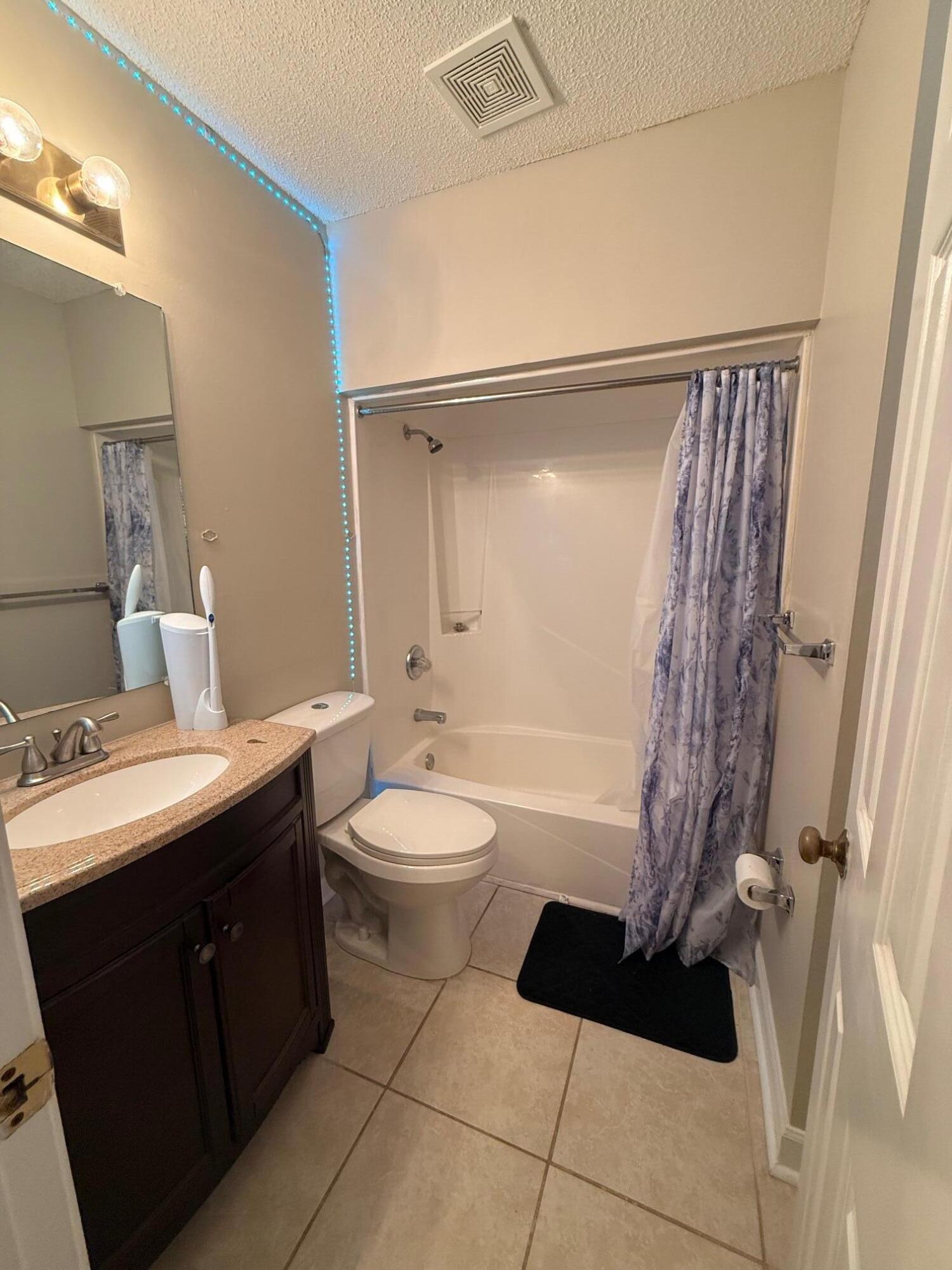 LAKESIDE CONDO AT BLUEWATER BAY - Residential Lease