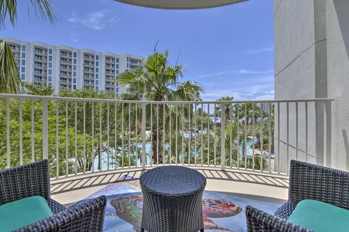 THE PALMS OF DESTIN - Residential