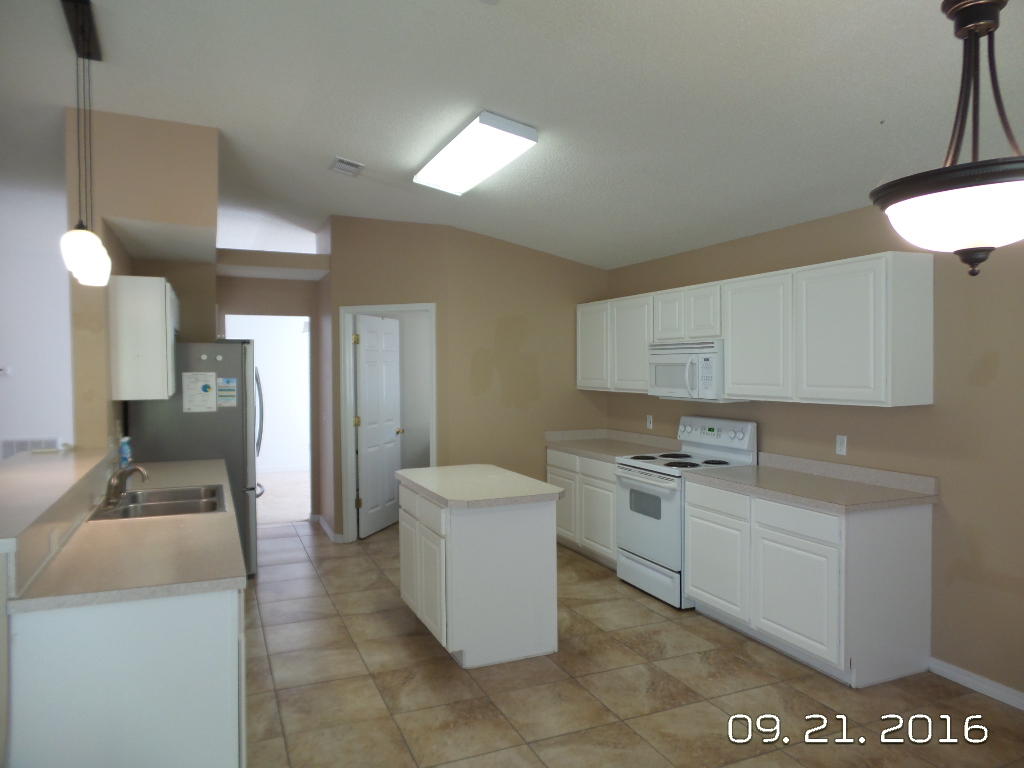 NORTHVIEW ESTATES 5TH ADDN - Residential Lease