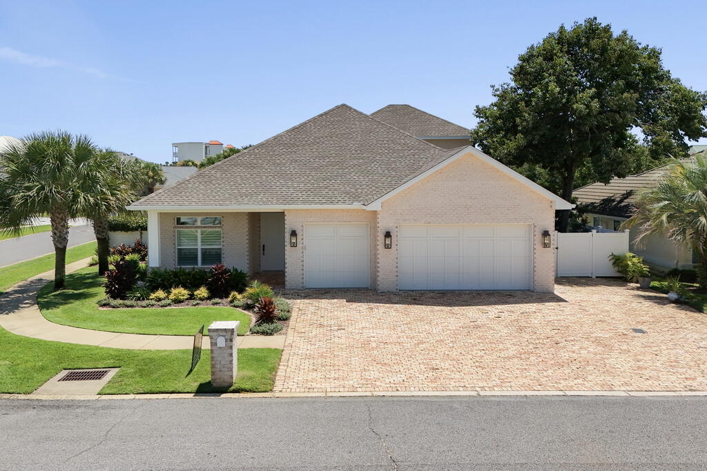 AVALON BEACH ESTATES - Residential