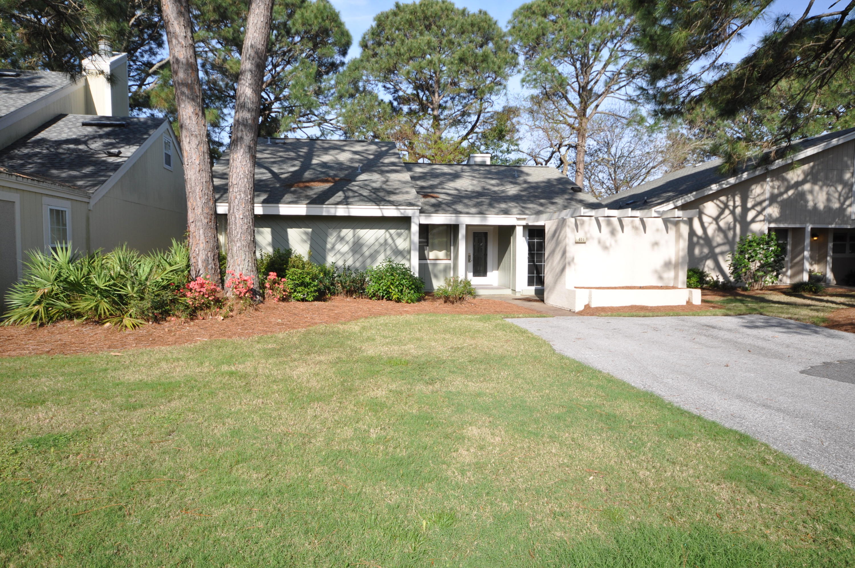 LINKSIDE VILLAGE UNIT 1 - Residential