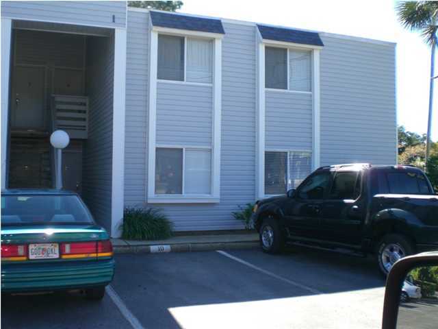 THIS 2BR/1BA CONDO IS LOCATED IN A WATER FRONT COMPLEX ON CHOCTAWHATCHEE BAY. THE UNIT HAS A VIEW OF THE POOL FROM THE LIVING ROOM AND BALCONY. THE UNIT HAS 900 SQUARE FEET OF LIVING SPACE, LARGE LIVING/DINING COMBINATION, NEW TILE THROUGHOUT AND WASHER DRYER HOOKUP IN UNIT. THE COMPLEX IS LOCATED MINUTES FROM EGLIN AIR FORCE BASE.