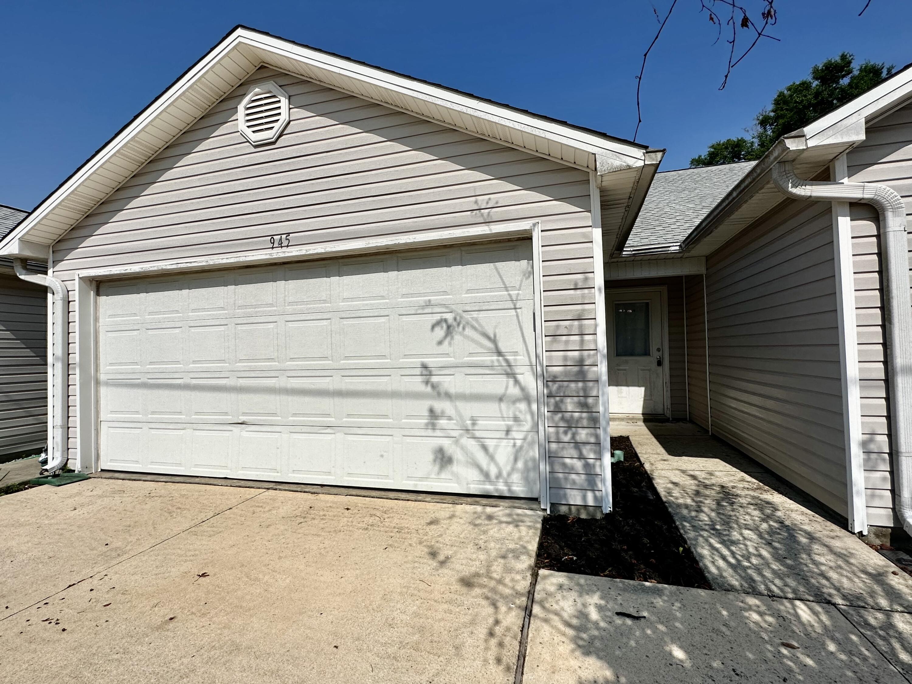 ROSEBUD PLANTATION T/H - Residential Lease