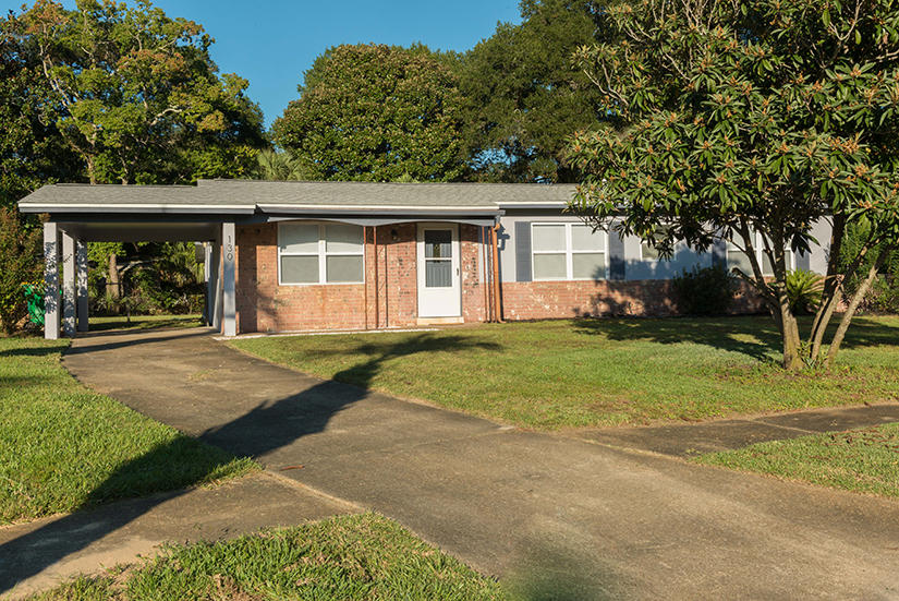OAK TREE PARK - Residential Lease