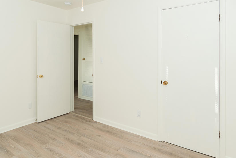OAK TREE PARK - Residential Lease