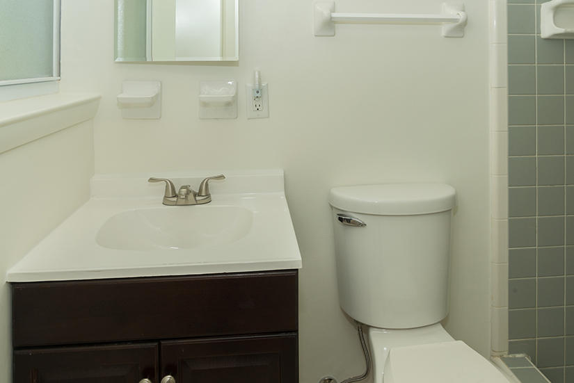OAK TREE PARK - Residential Lease