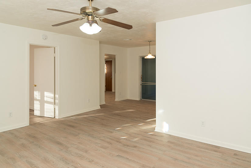 OAK TREE PARK - Residential Lease