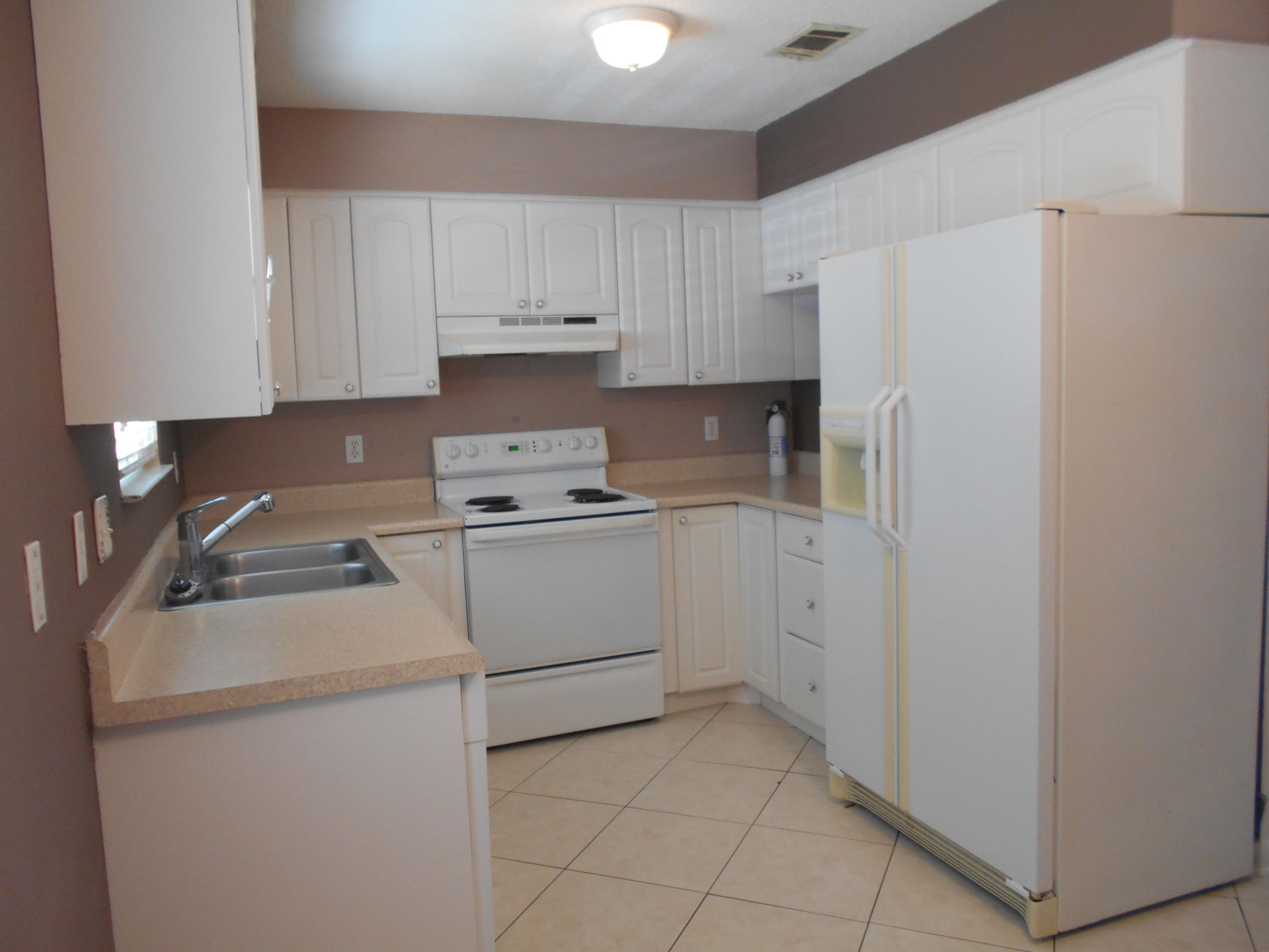SEASHORE VILLAGE T/H - Residential Lease