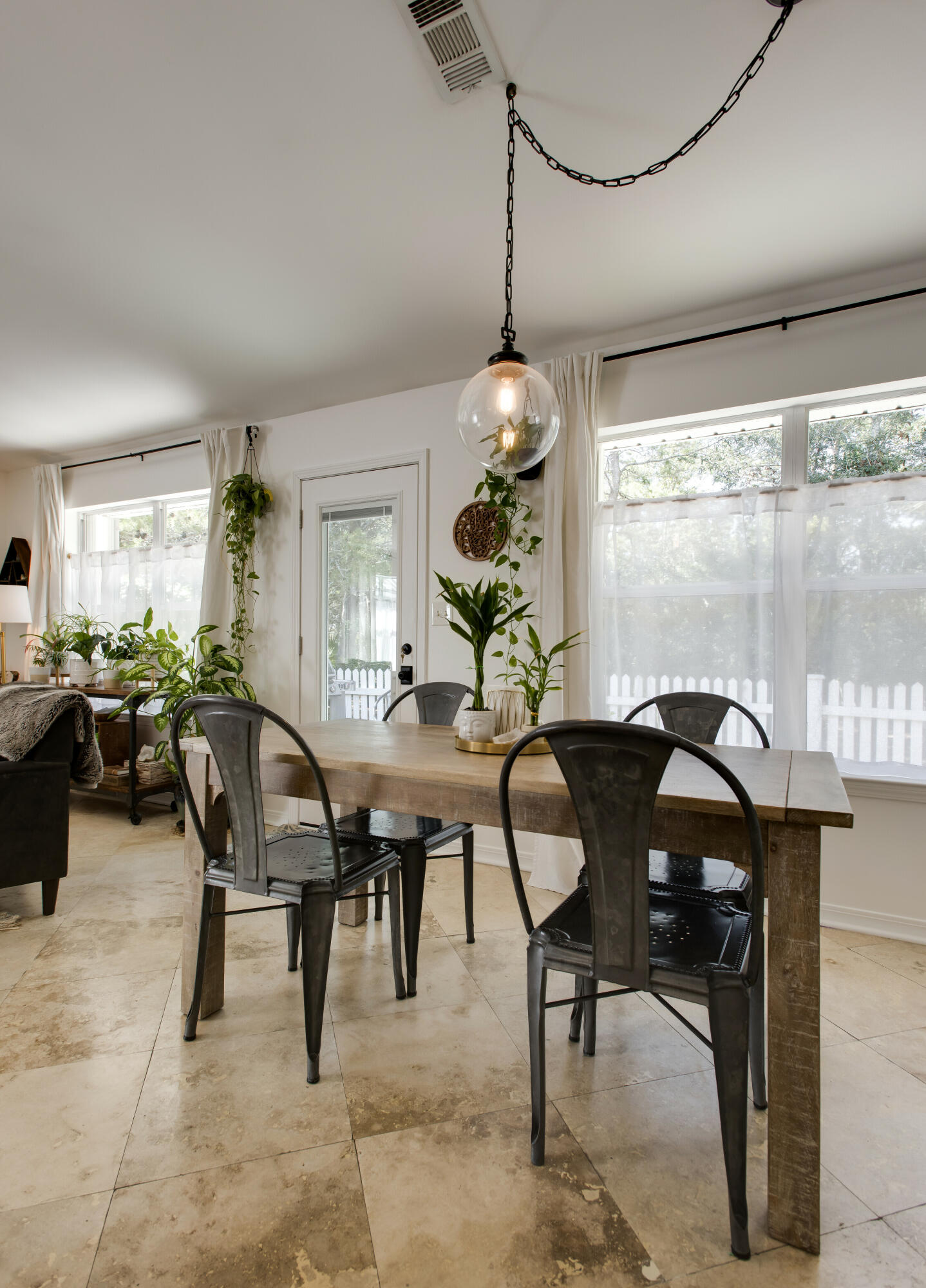 MARAVILLA COTTAGES - Residential