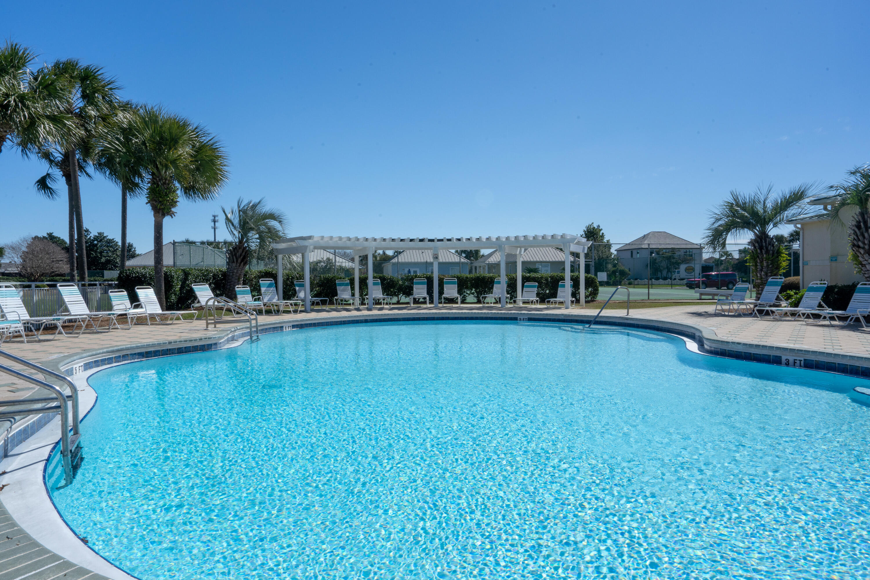 MARAVILLA COTTAGES - Residential