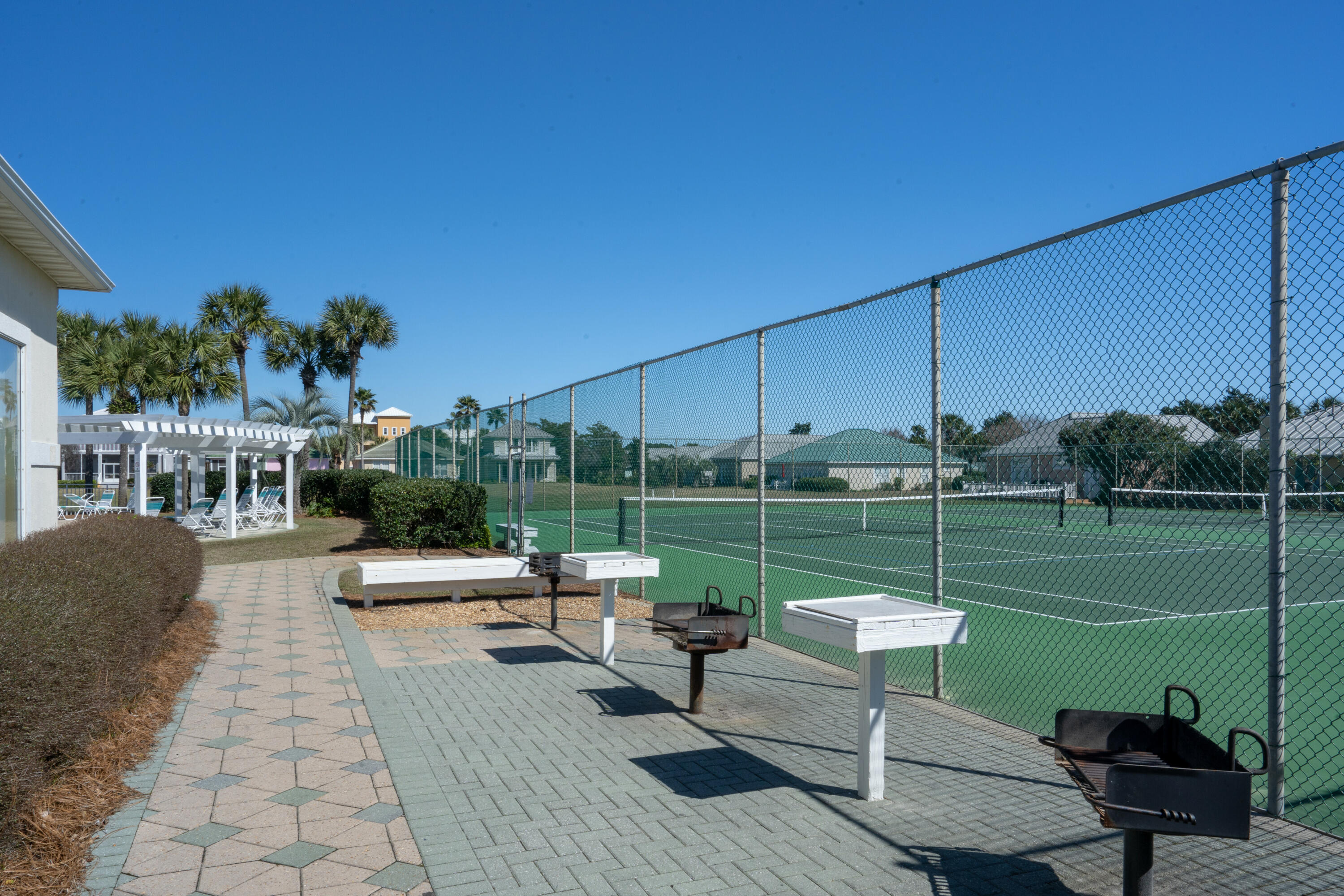 MARAVILLA COTTAGES - Residential