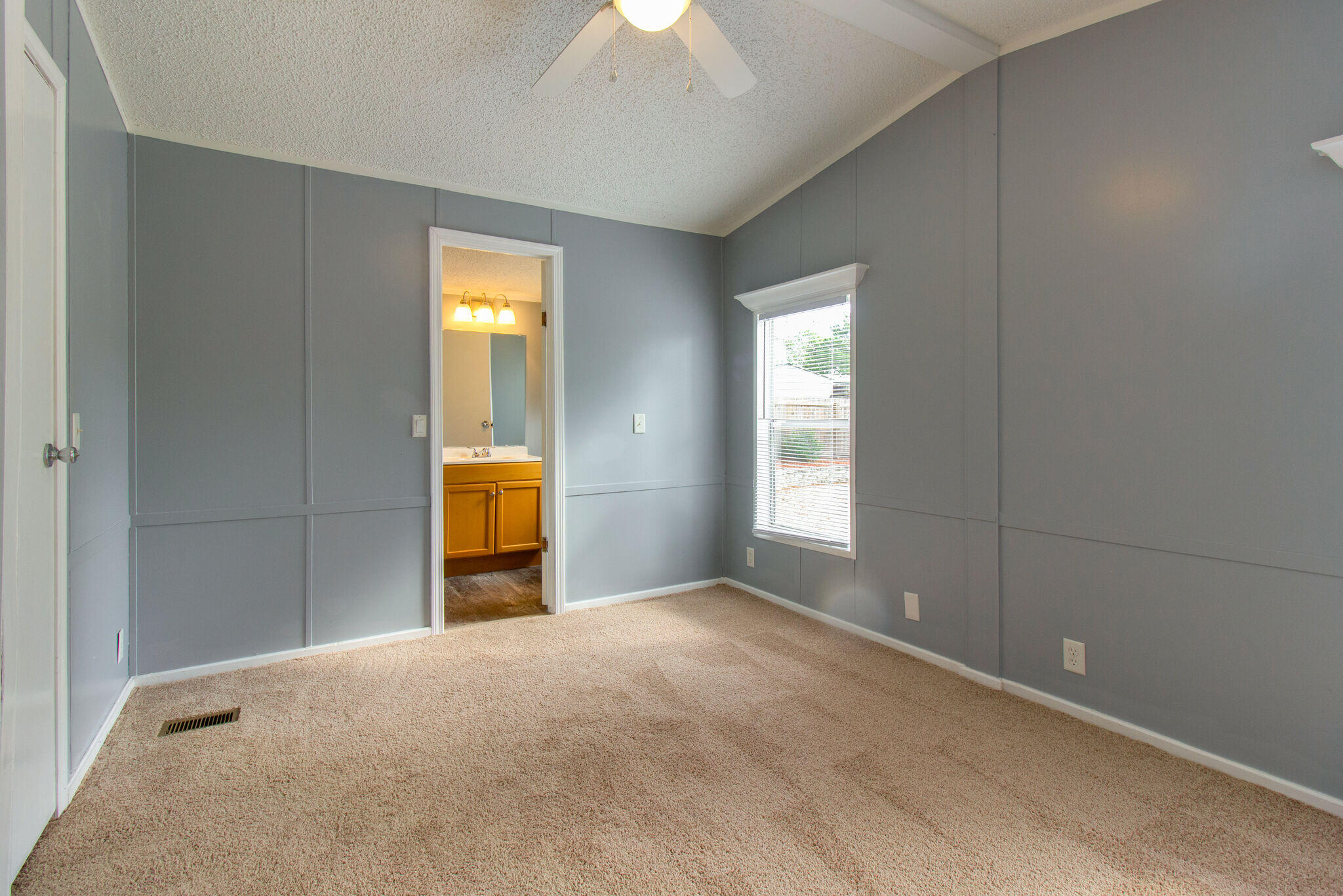 OAKDALE MINI FARMS - Residential Lease