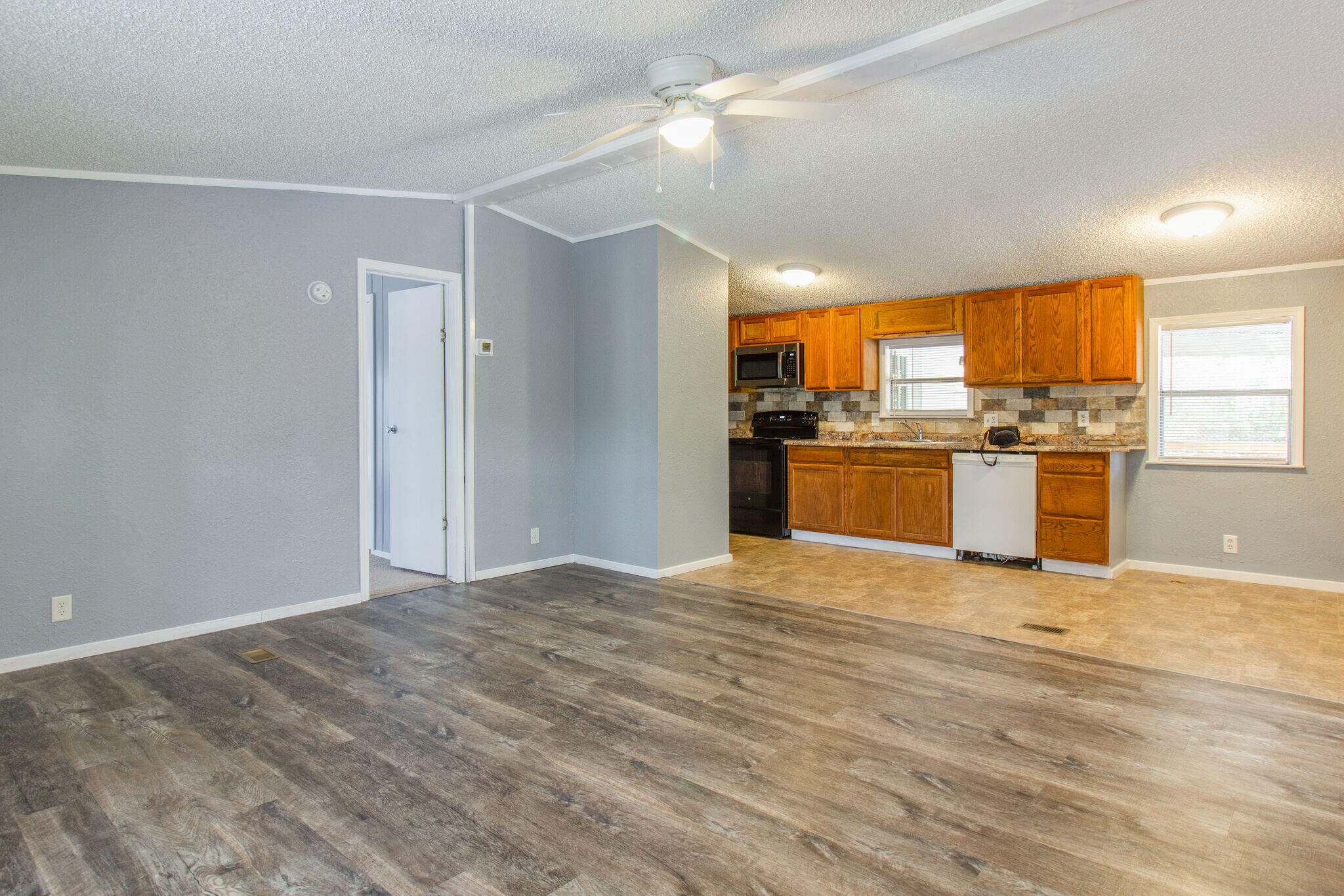 OAKDALE MINI FARMS - Residential Lease