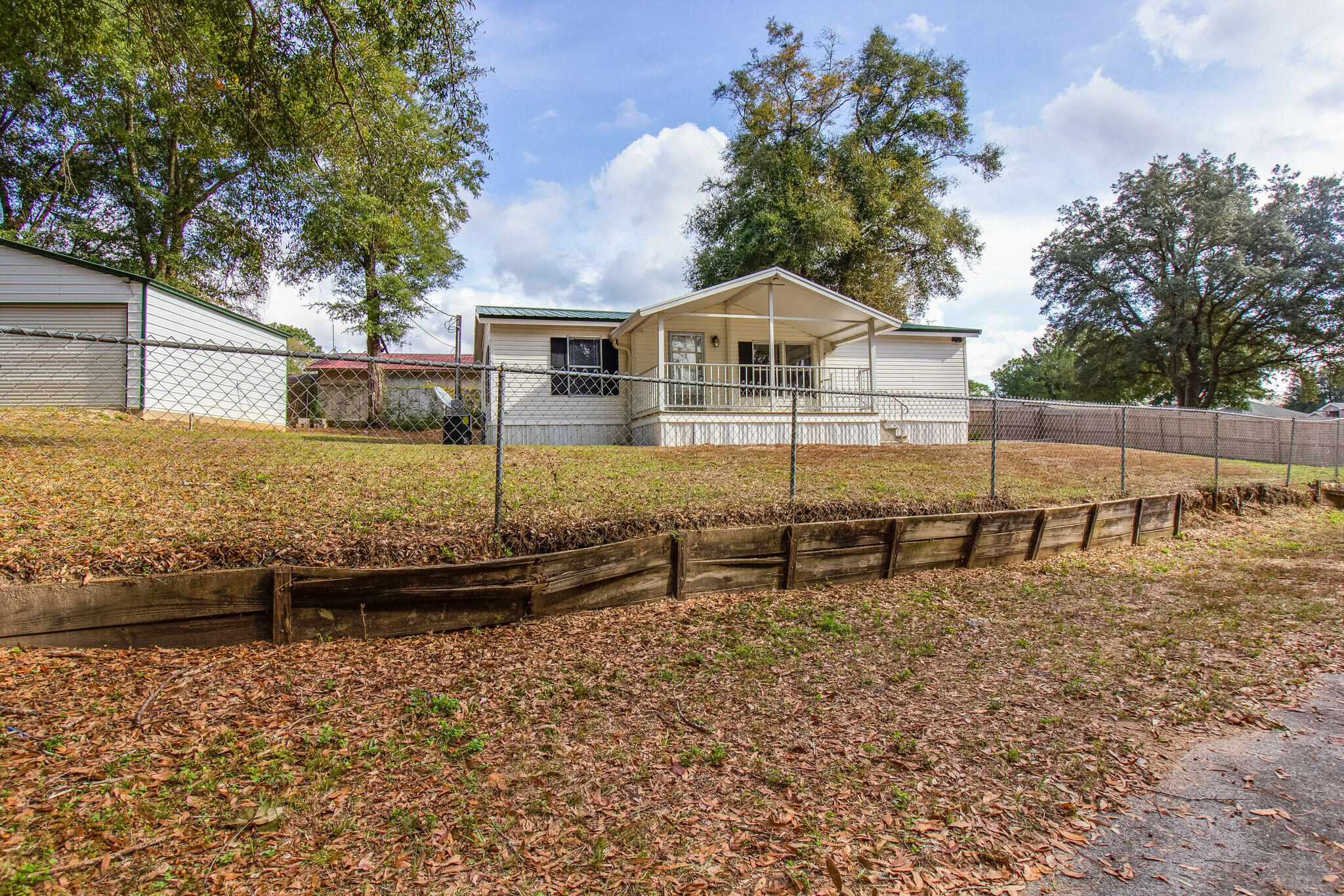 OAKDALE MINI FARMS - Residential Lease