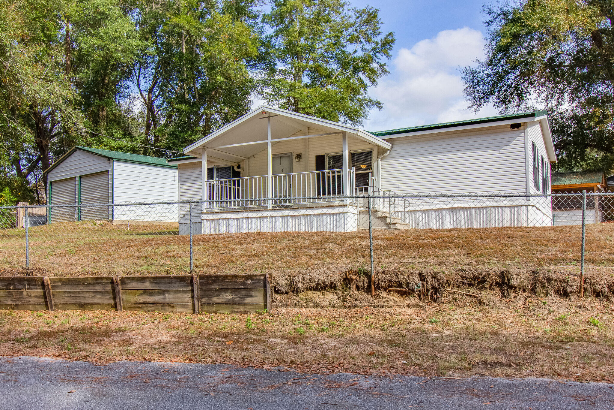 OAKDALE MINI FARMS - Residential Lease