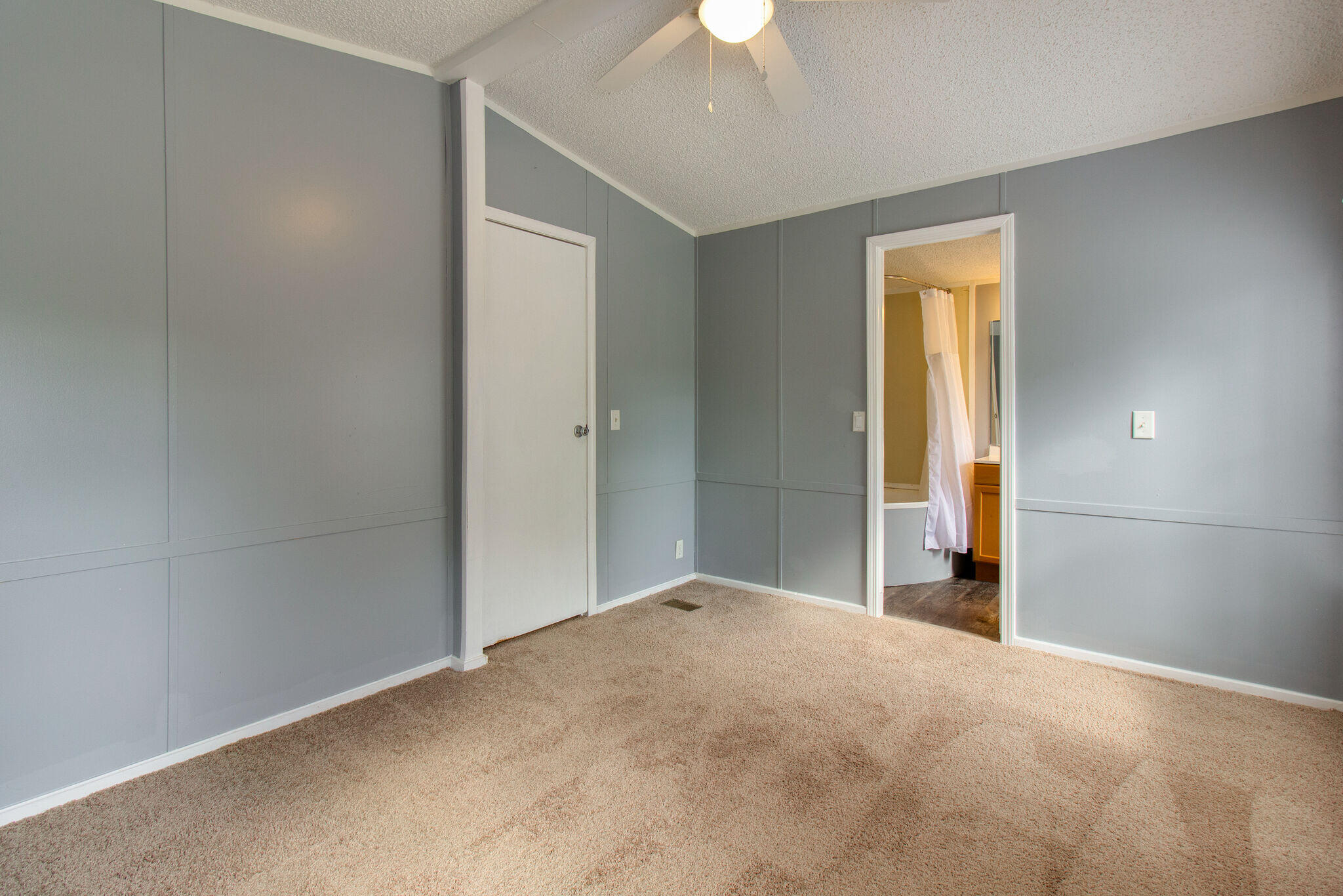 OAKDALE MINI FARMS - Residential Lease