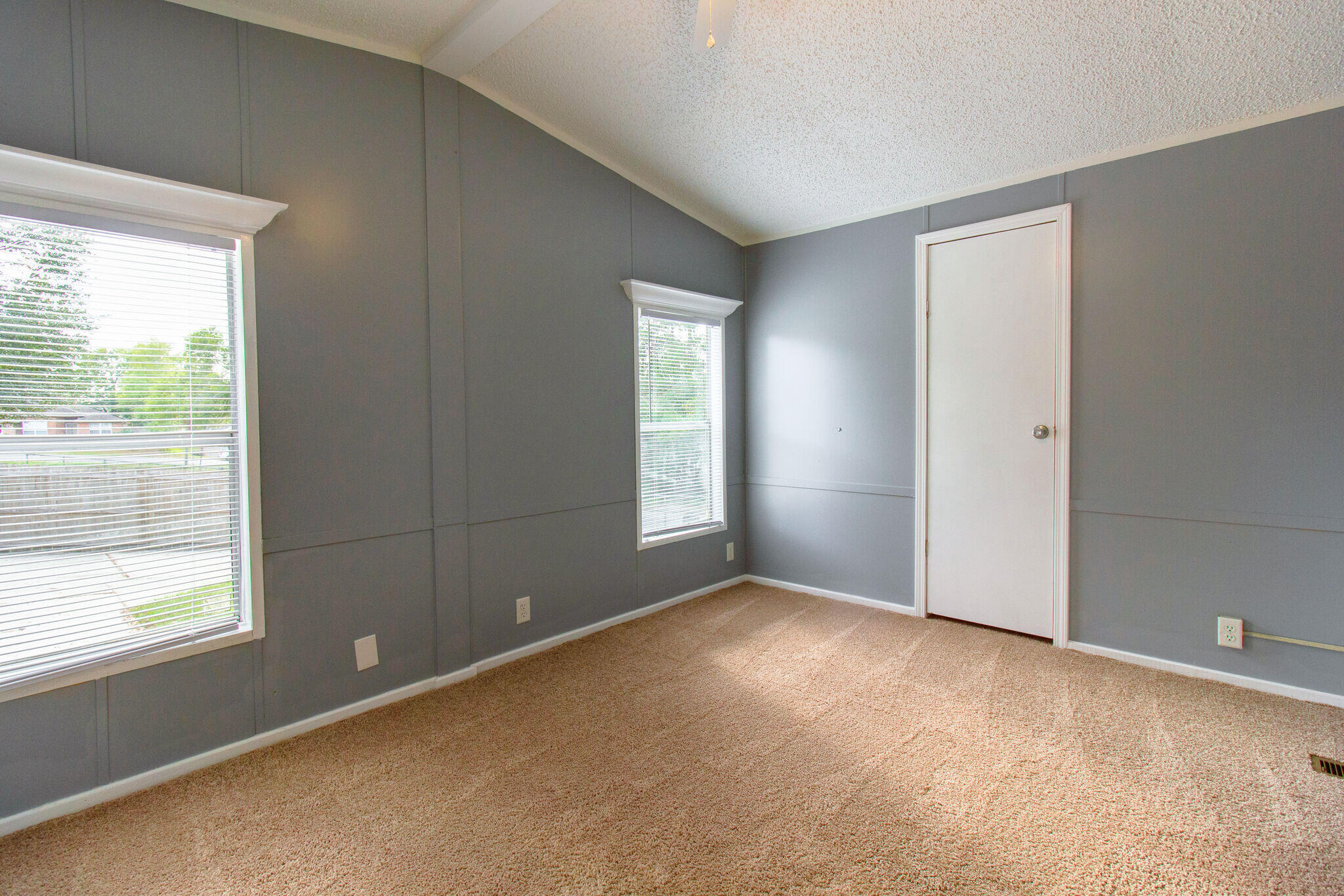 OAKDALE MINI FARMS - Residential Lease