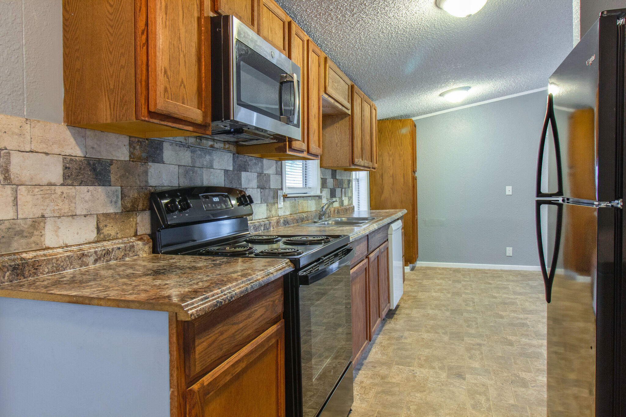 OAKDALE MINI FARMS - Residential Lease