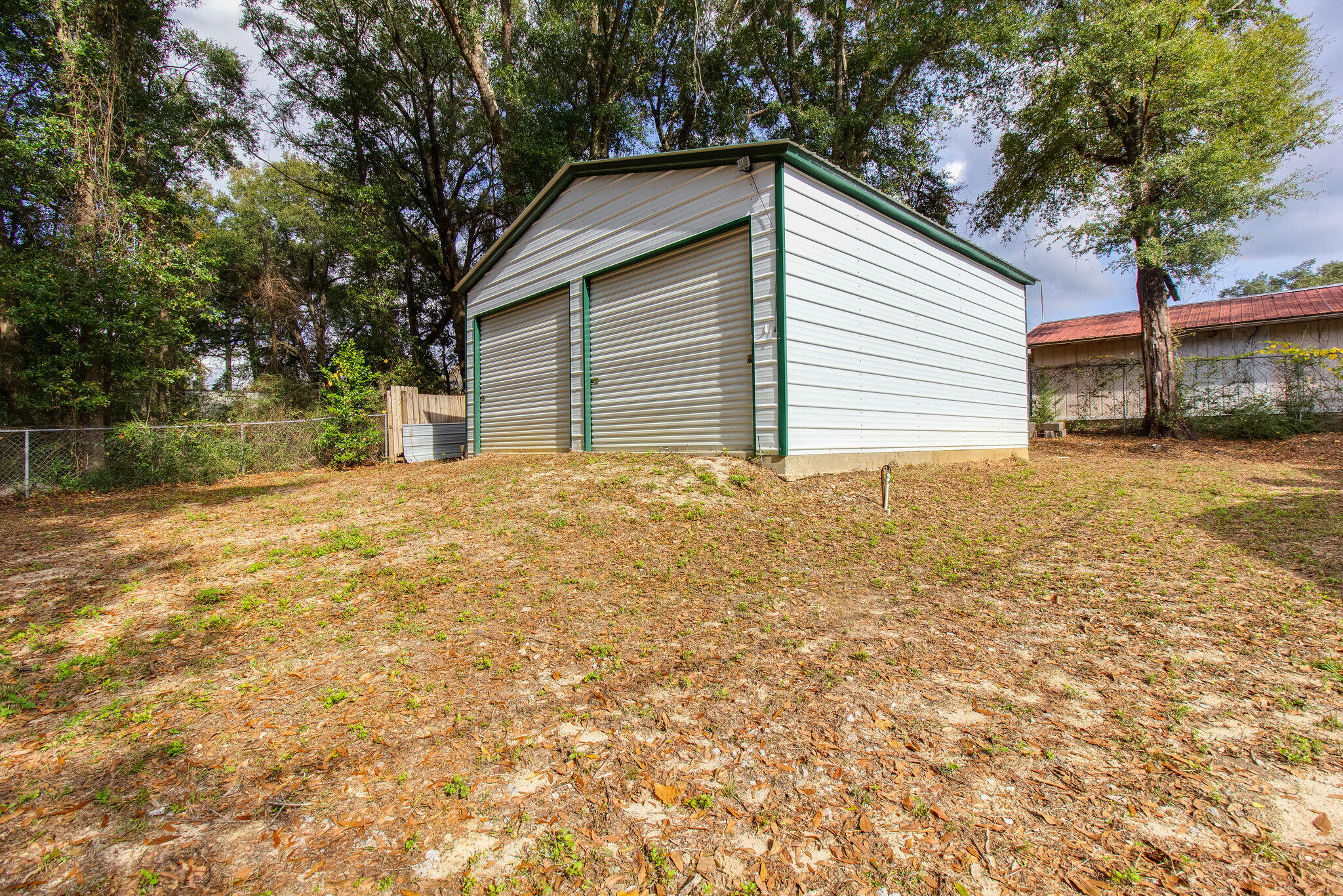 OAKDALE MINI FARMS - Residential Lease