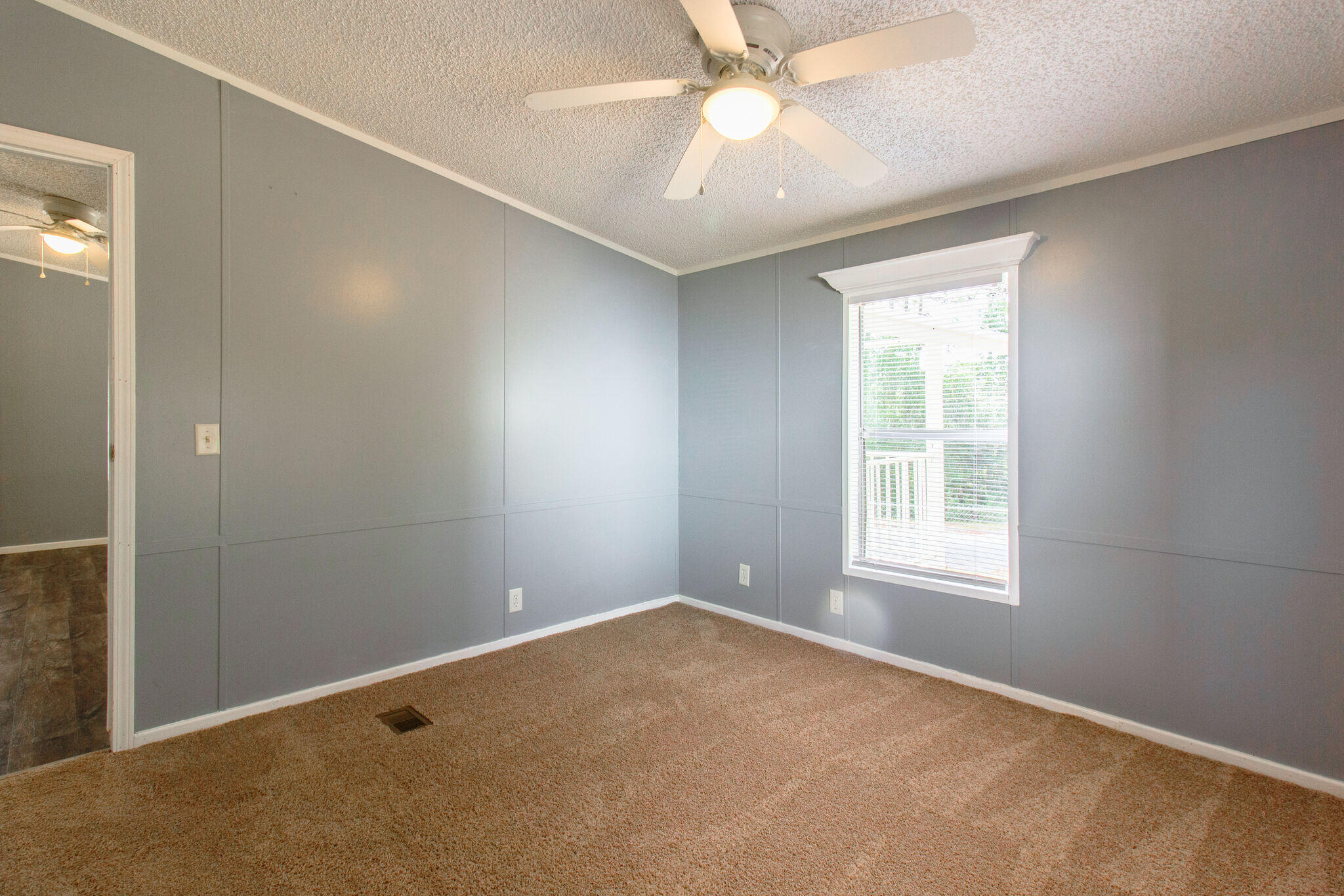 OAKDALE MINI FARMS - Residential Lease