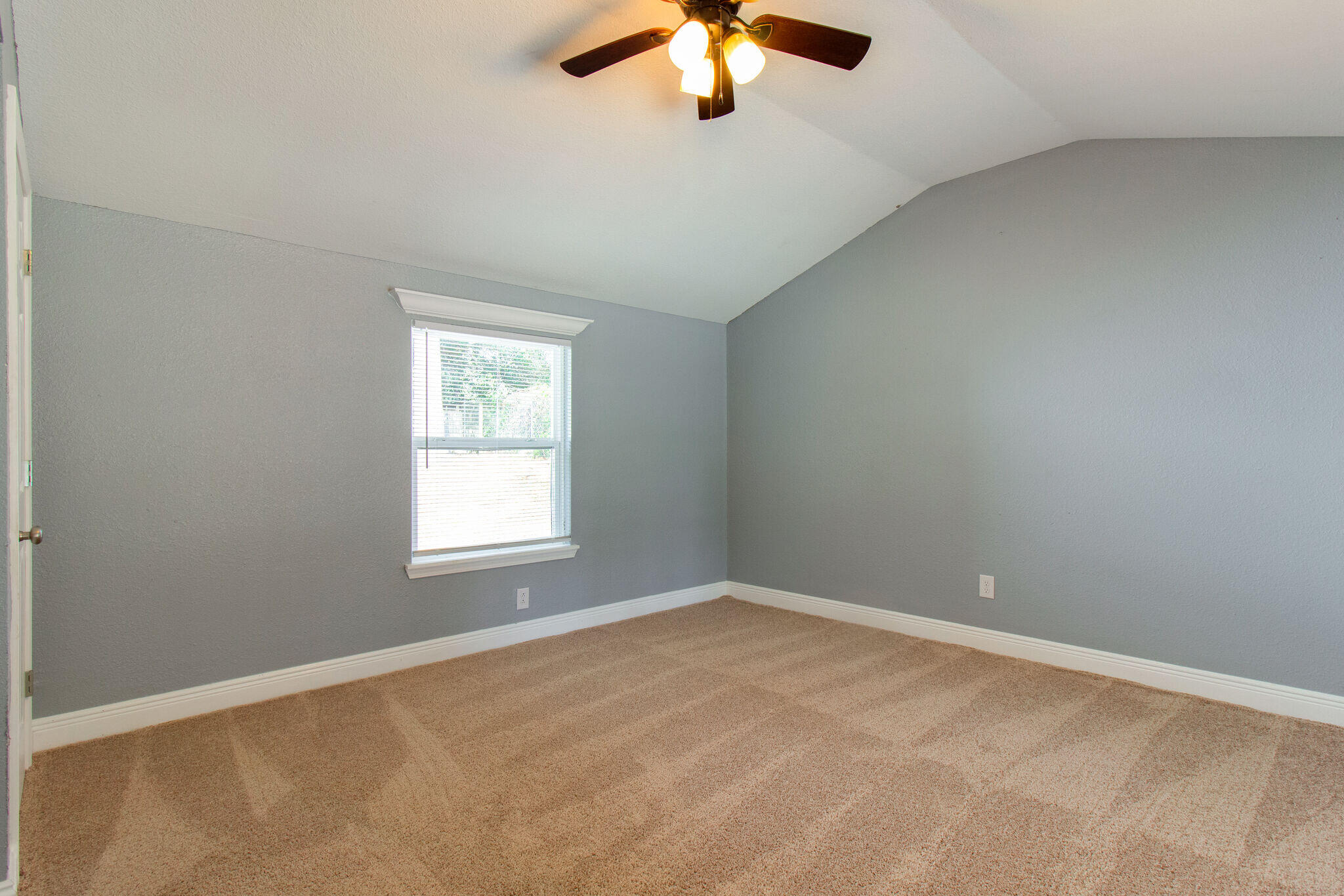 OAKDALE MINI FARMS - Residential Lease