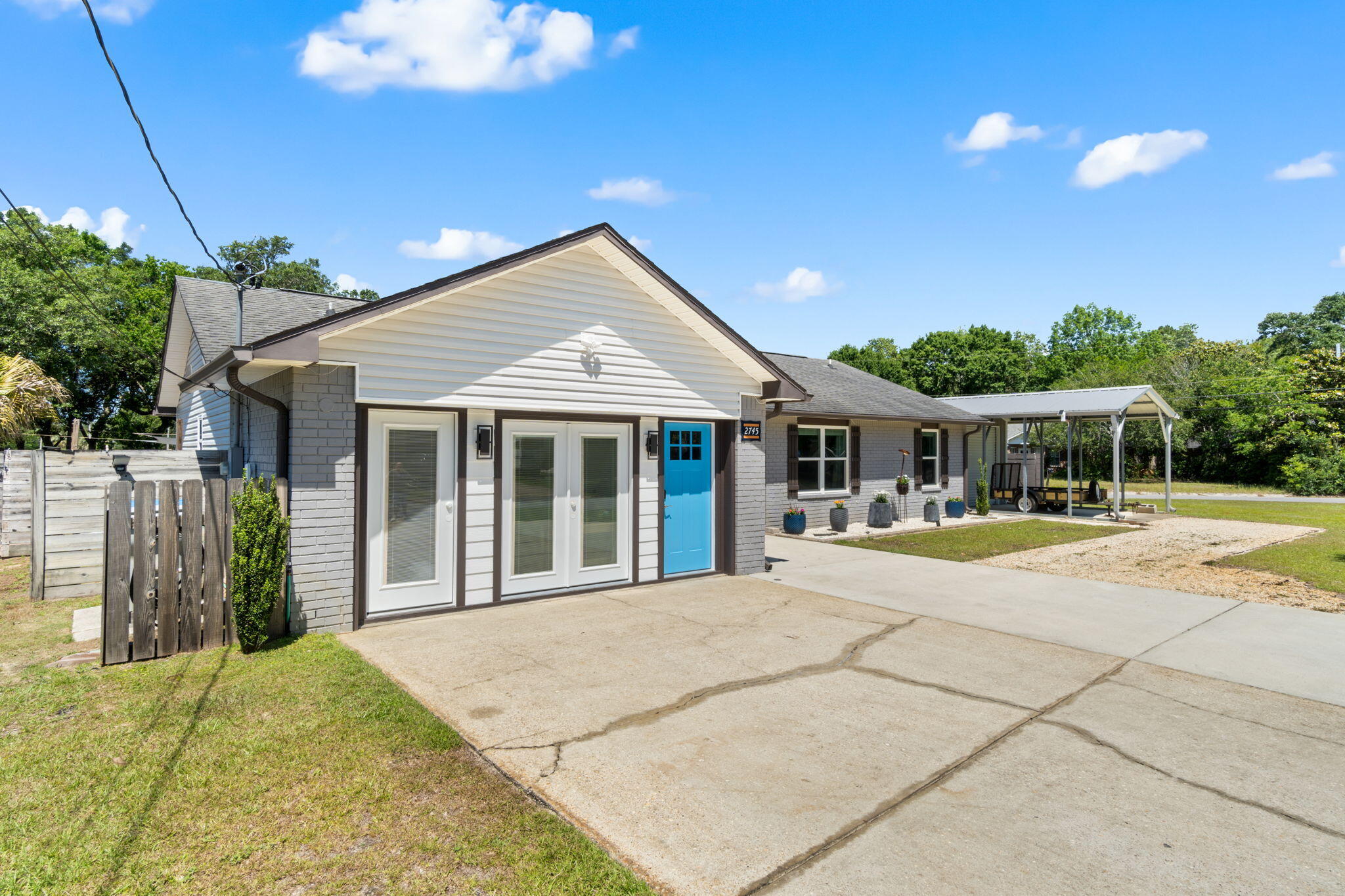 COUNTRY BREEZE ESTATES - Residential