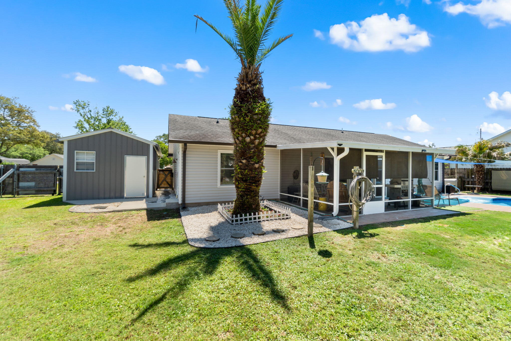 COUNTRY BREEZE ESTATES - Residential