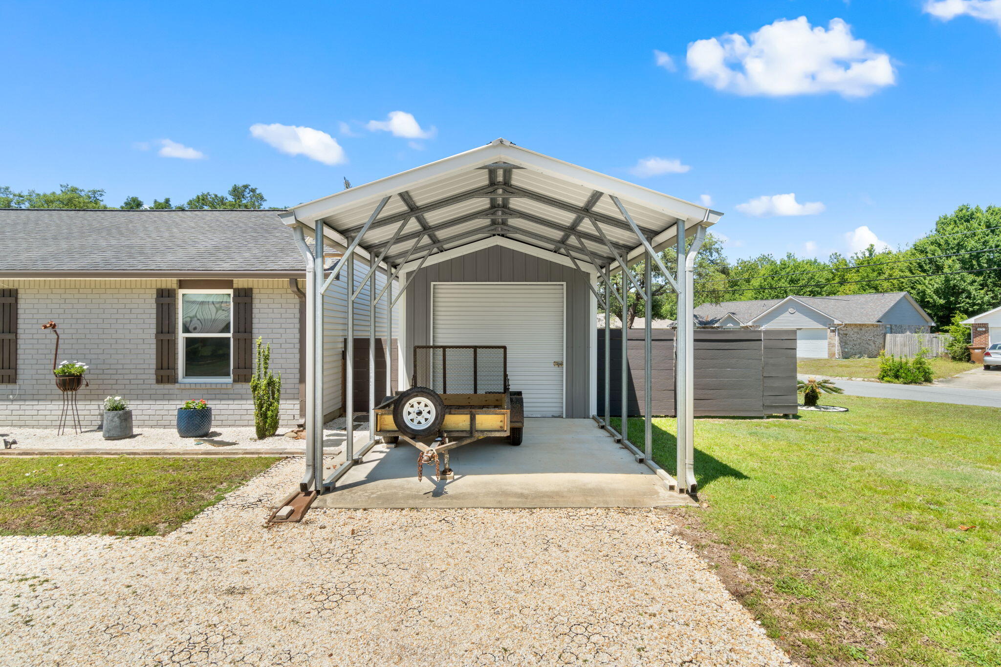 COUNTRY BREEZE ESTATES - Residential