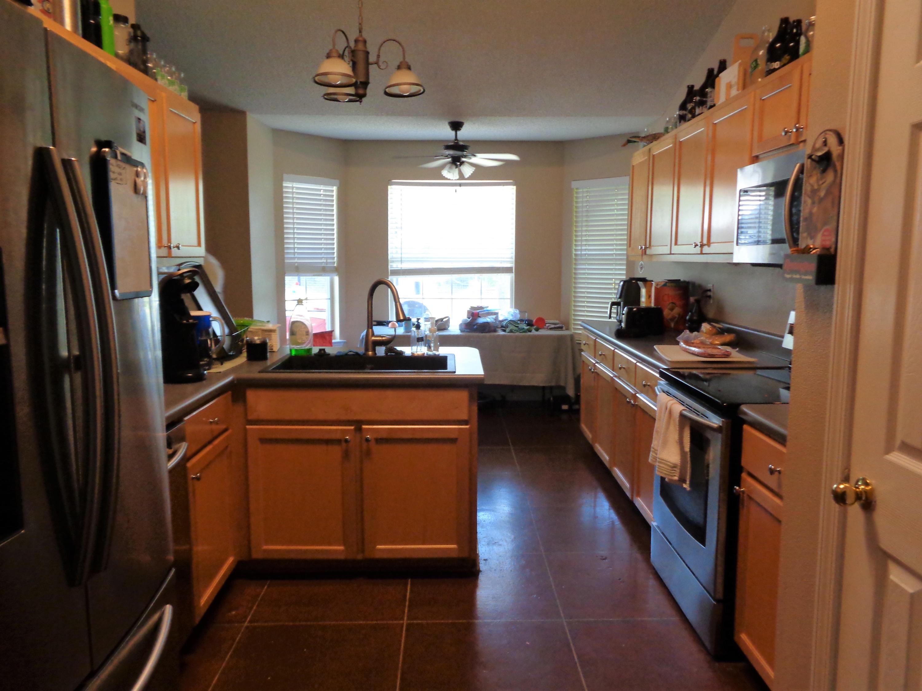 CREETWOOD PLACE - Residential Lease