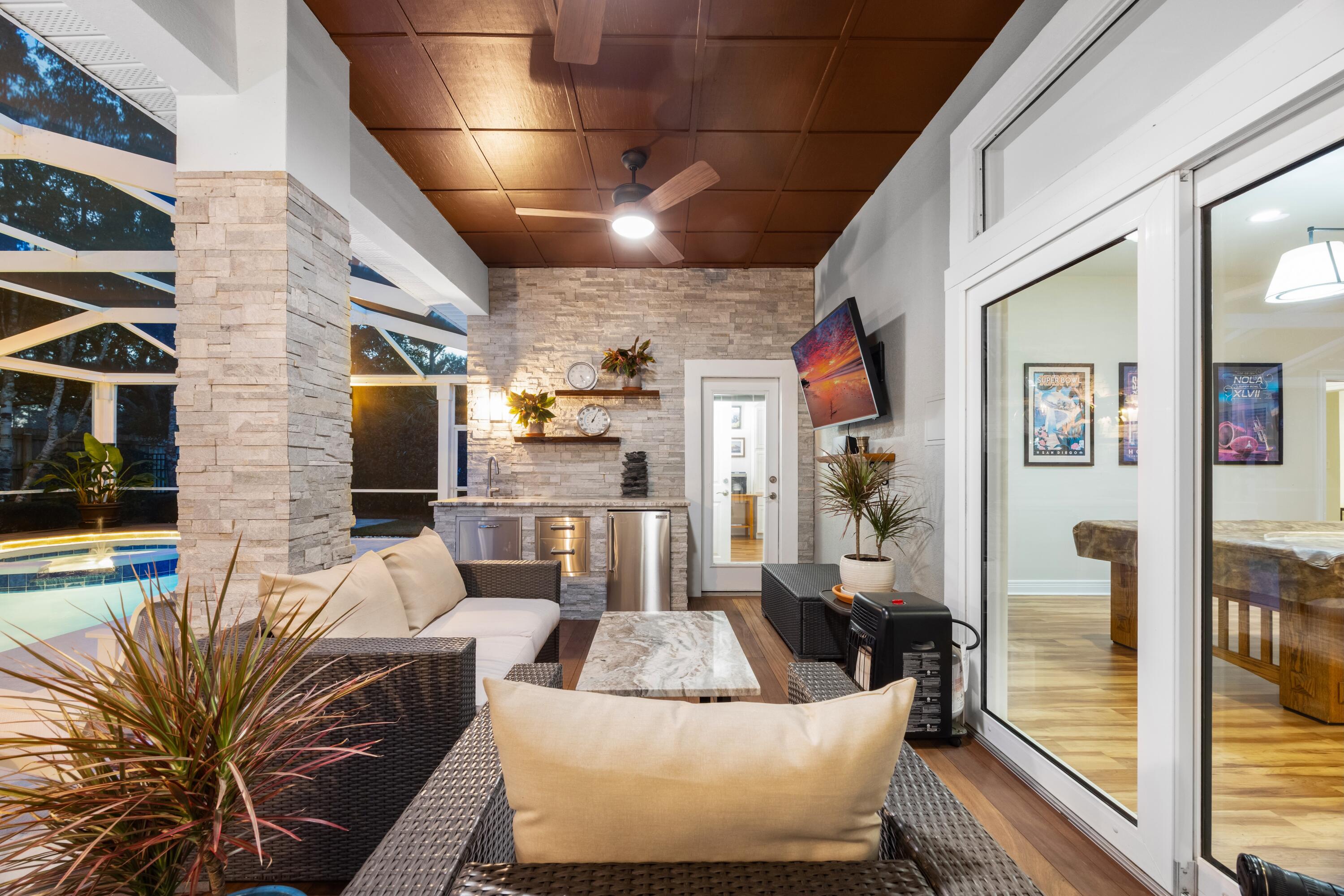 RAVEN OAKS TROON - Residential