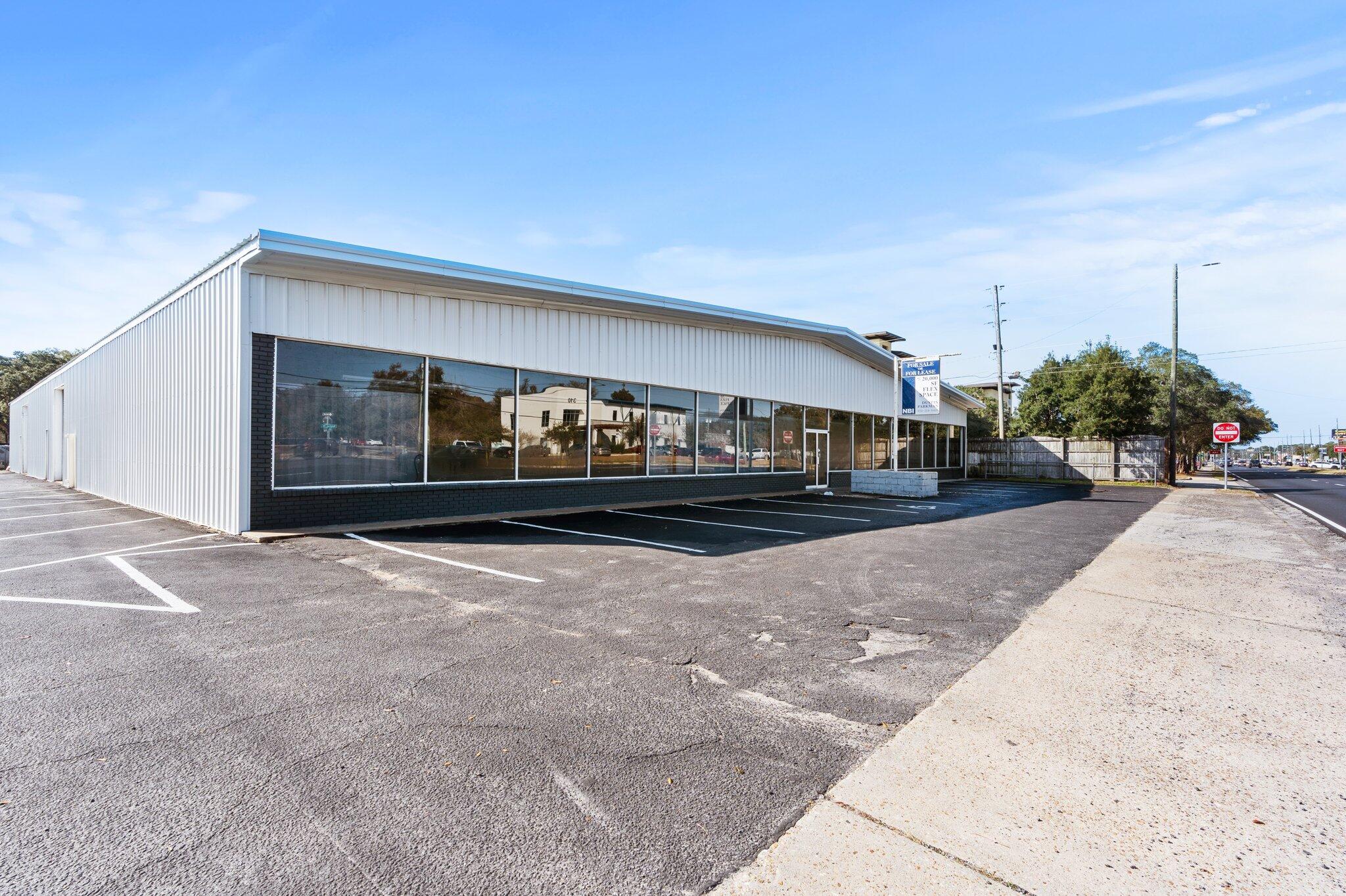 Ft. Walton Beach Flex Space

Now available is a 19,000sf+ flex space located in Ft. Walton Beach. This property has been full renovated with a new roof, new siding, new windows, and new overhead doors. The building contains over 14,000sf of warehouse and over 4,000sf of office and showroom space. Median cut and good visibility allow for occupancy by a number of businesses. AADT is 27,500.