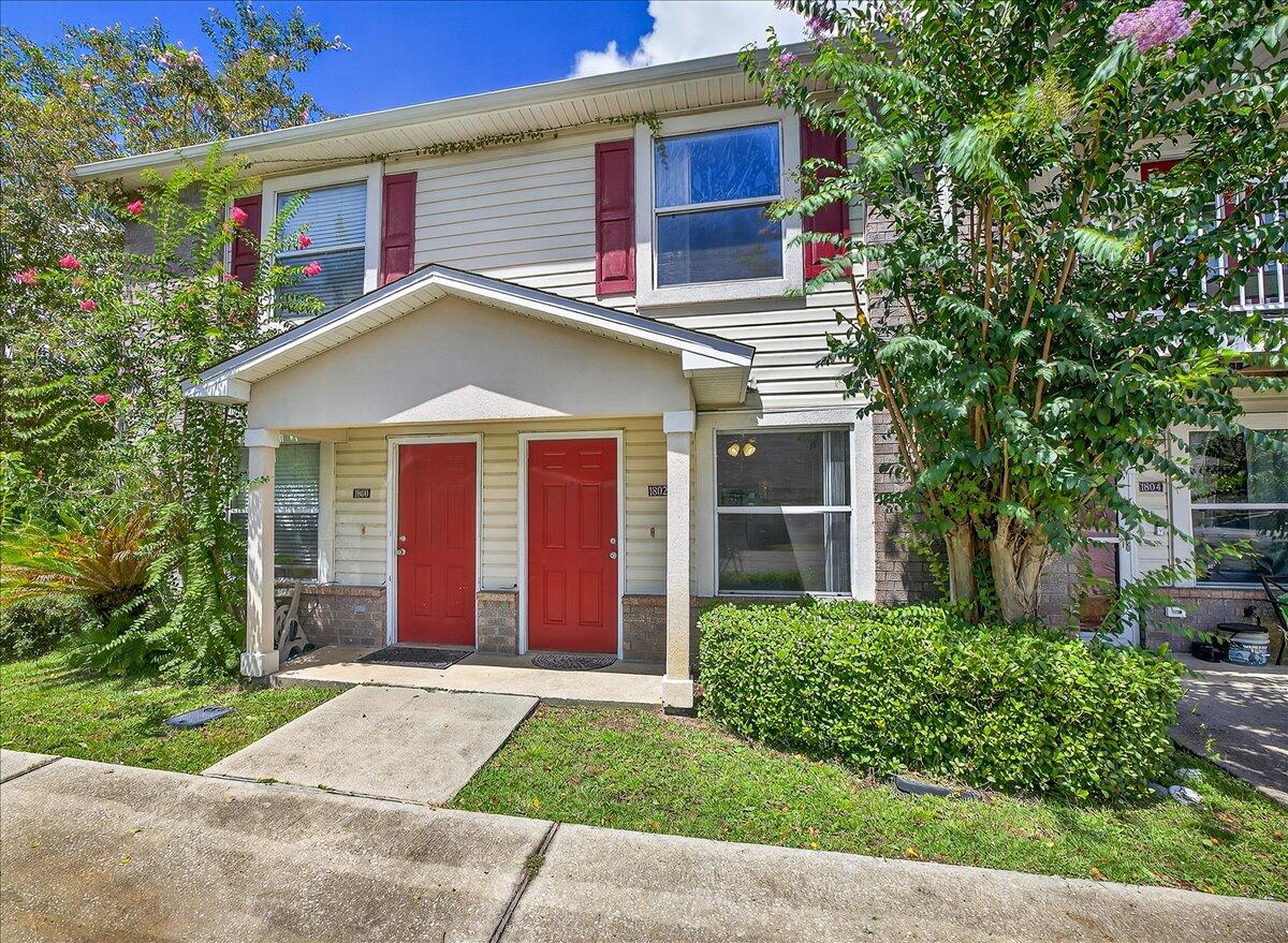 SHAY LIN TOWNHOMES - Residential