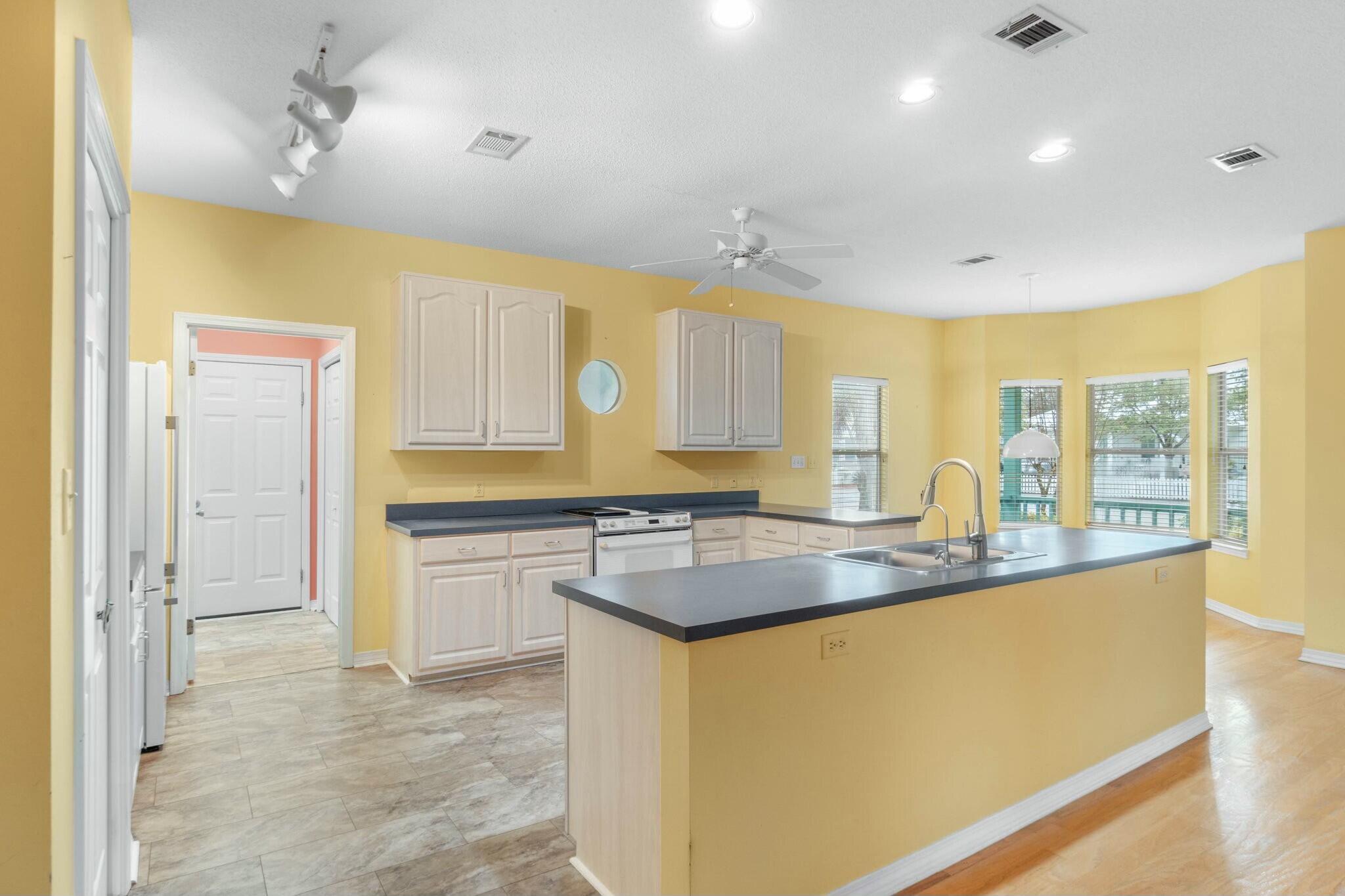 CRYSTAL LAKE PHASE I - Residential