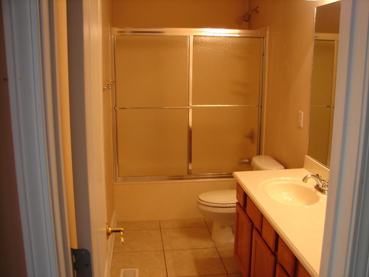 GRAND OAK PLACE - Residential Lease