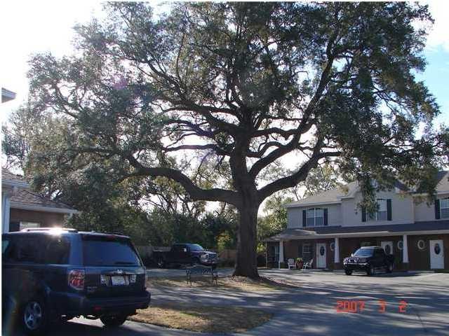 GRAND OAK PLACE - Residential Lease